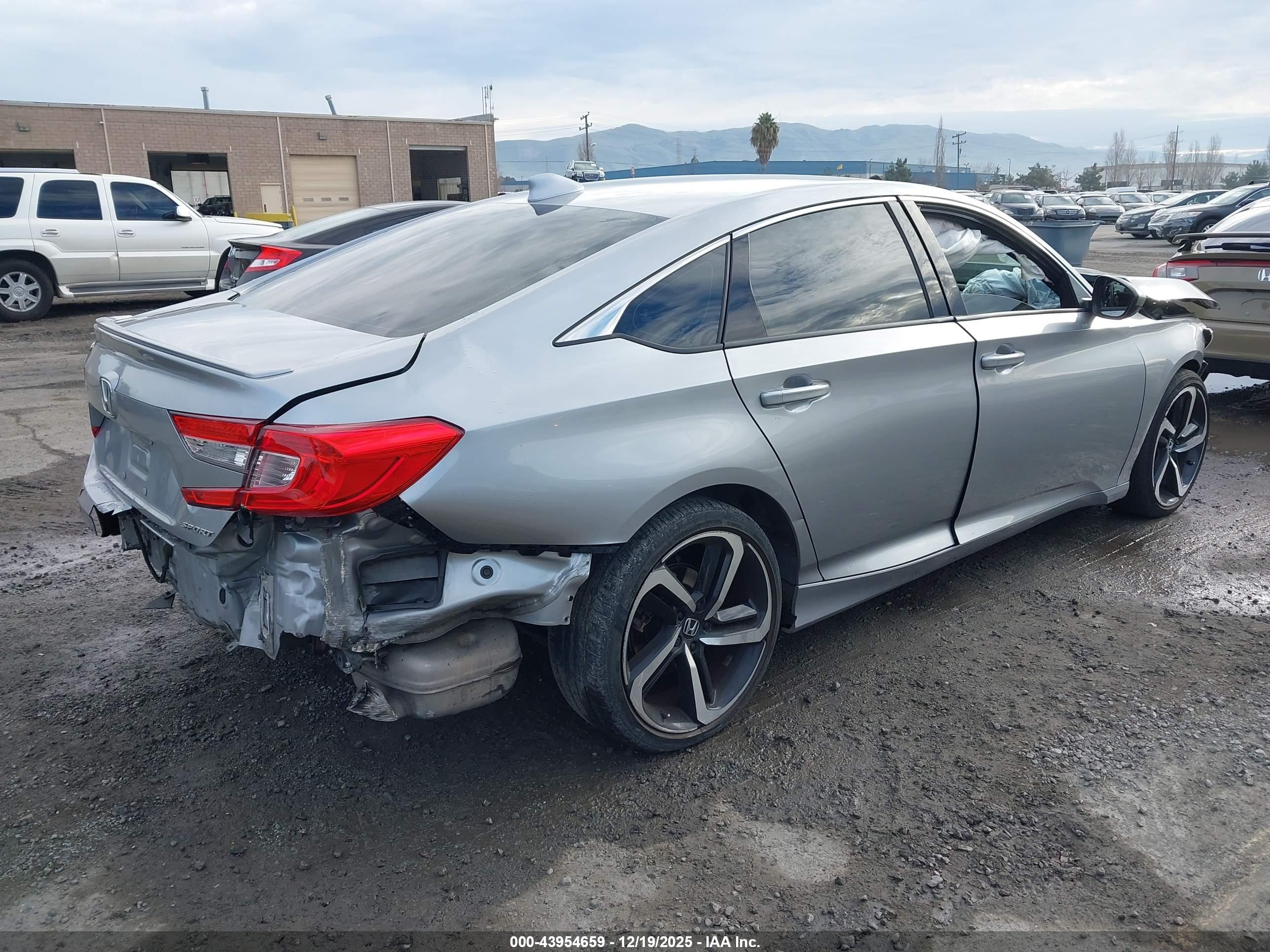 HONDA ACCORD image 4