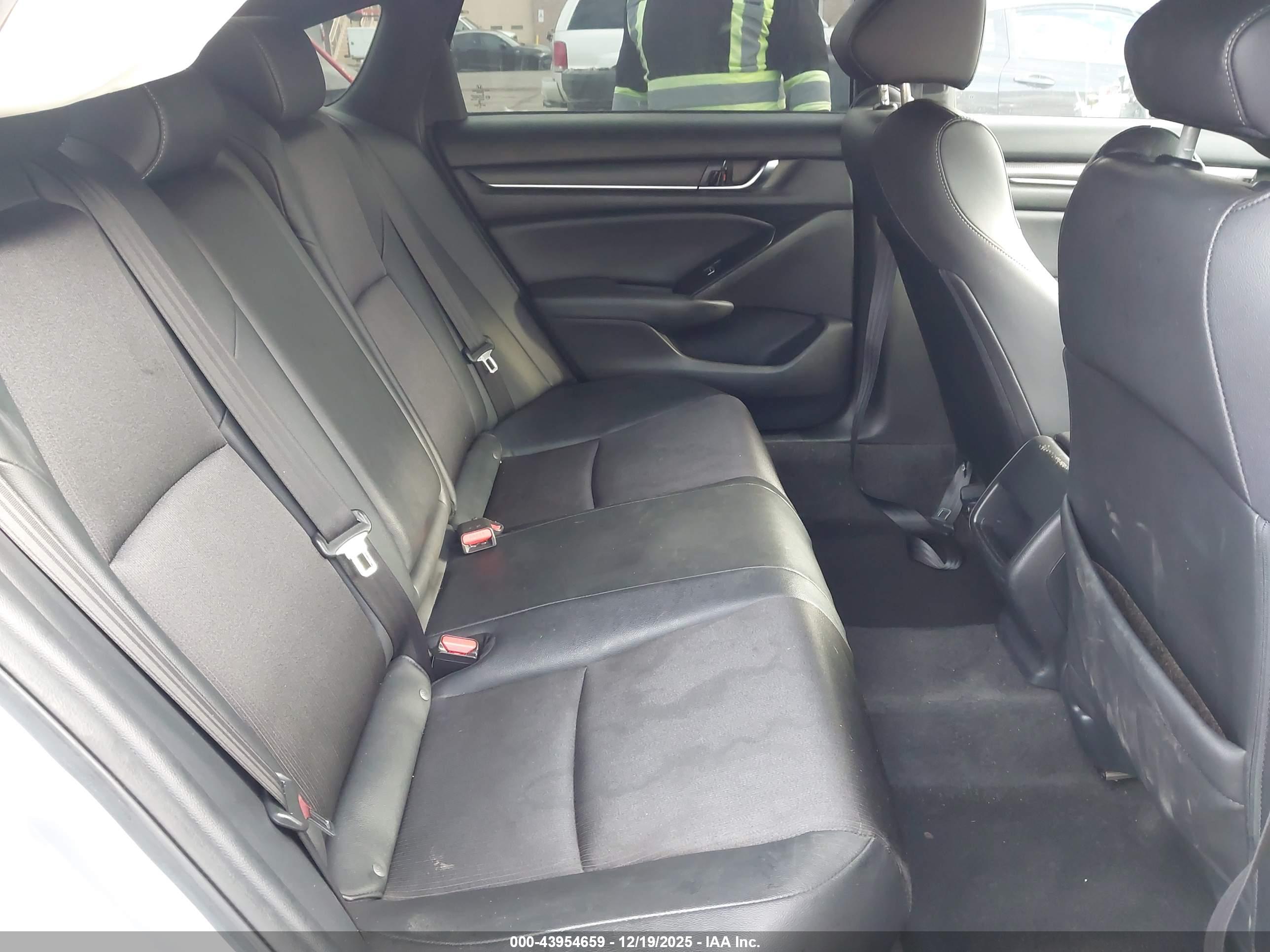 HONDA ACCORD image 8