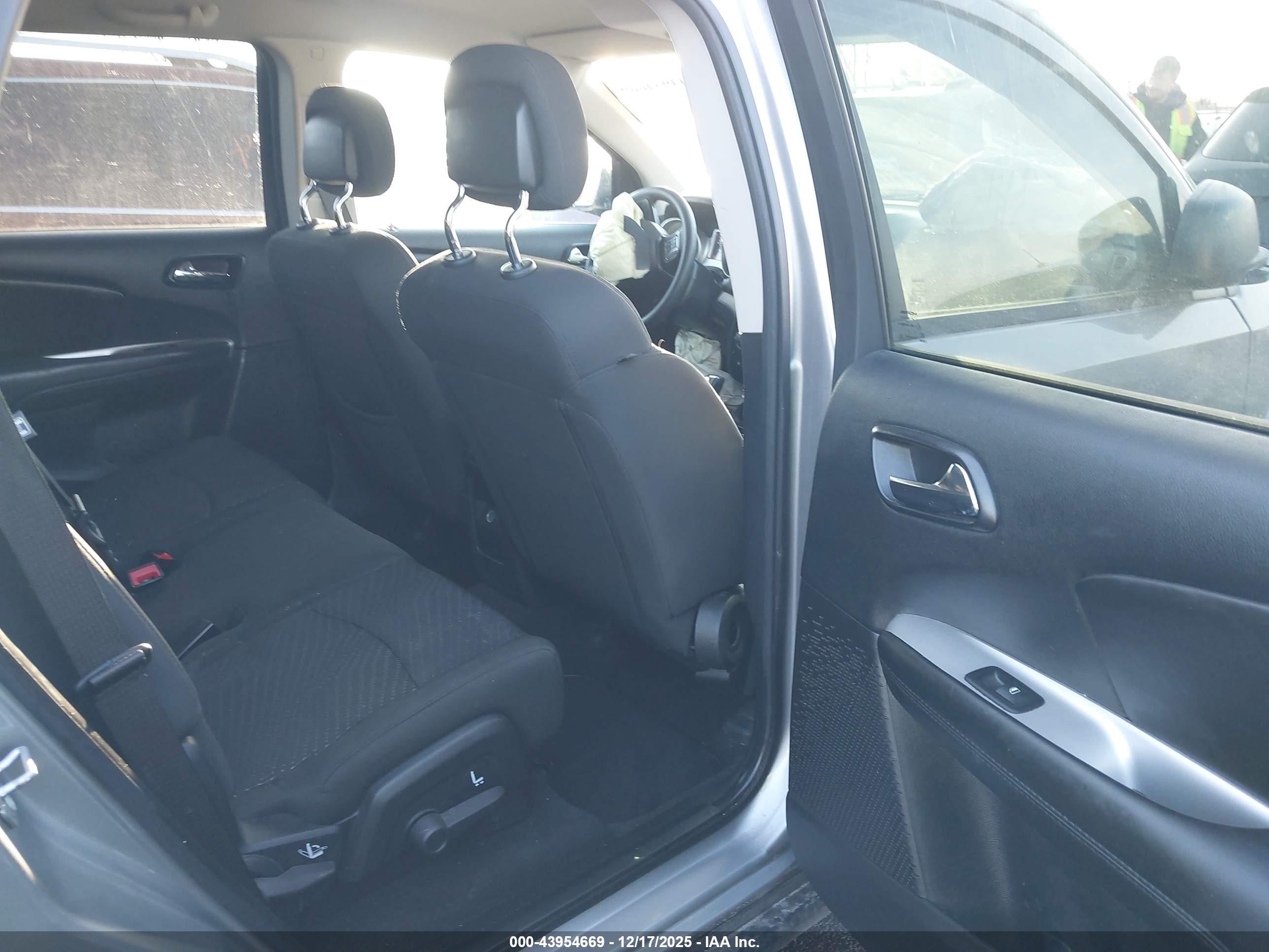 DODGE JOURNEY image 8