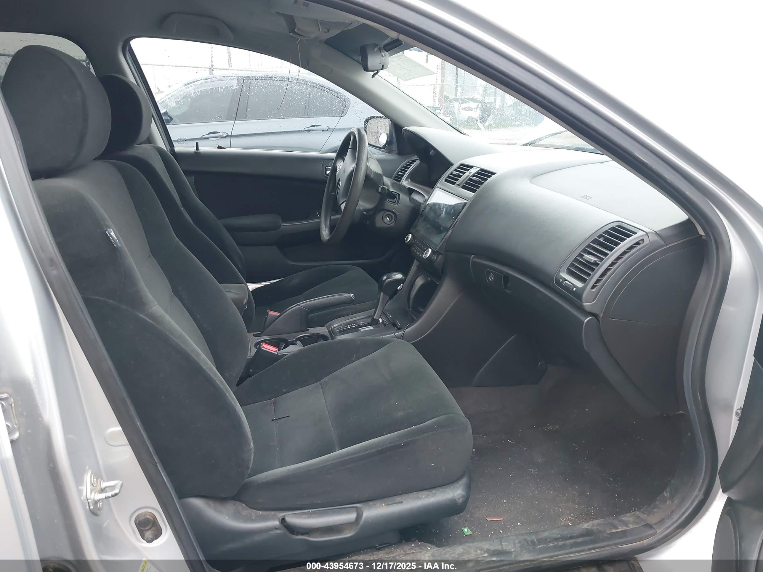 HONDA ACCORD image 5