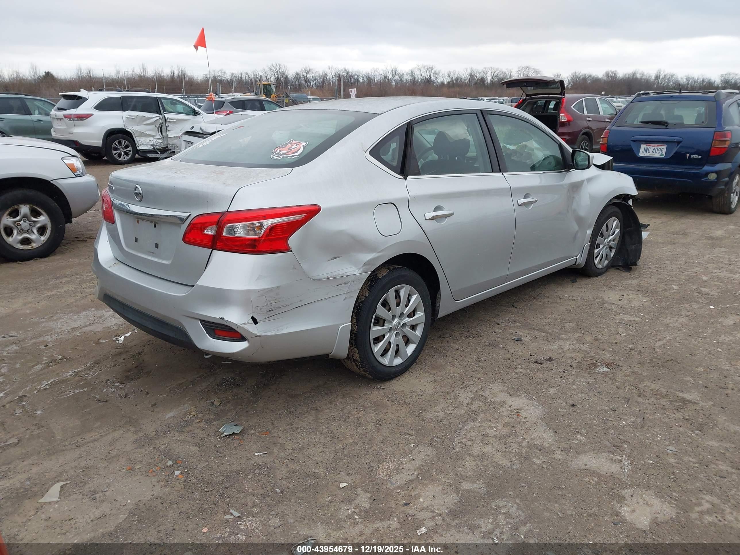 NISSAN SENTRA image 4