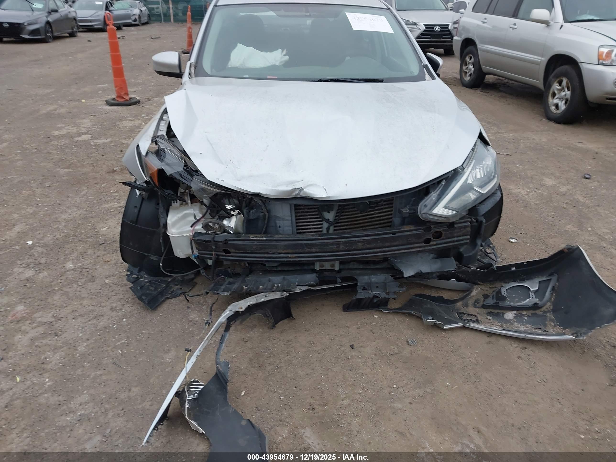 NISSAN SENTRA image 6