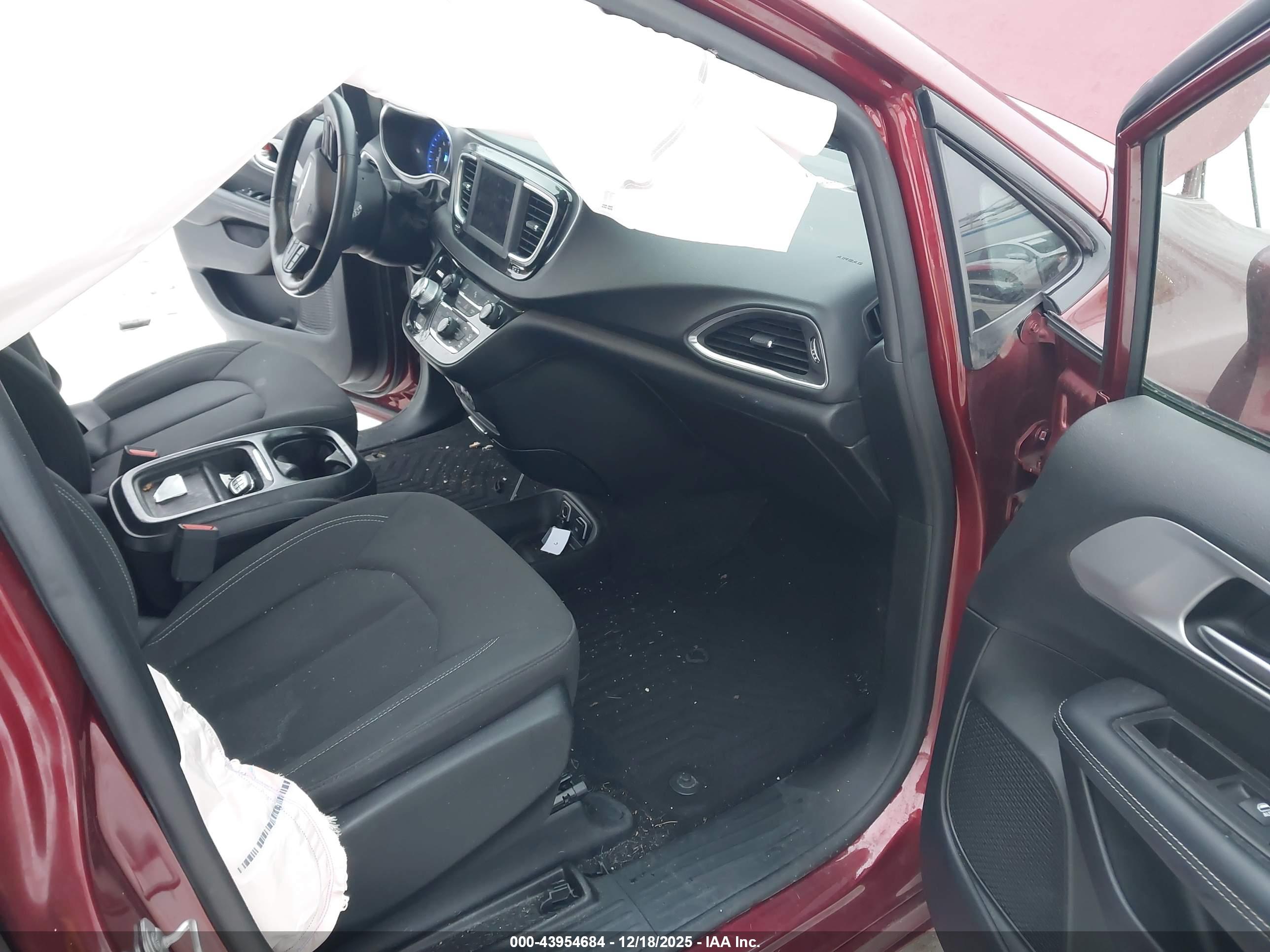 CHRYSLER PACIFICA image 5
