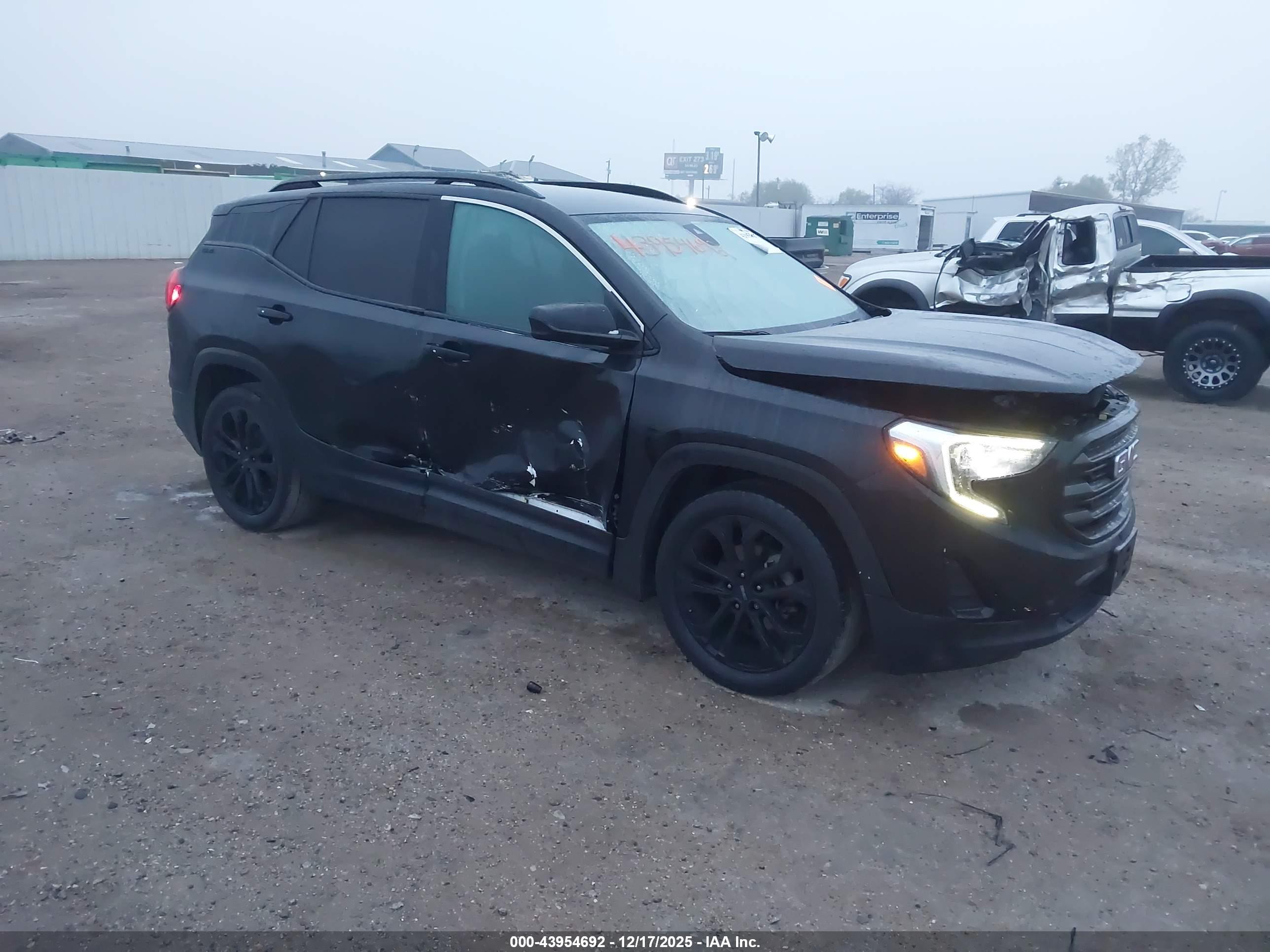 GMC TERRAIN image 6
