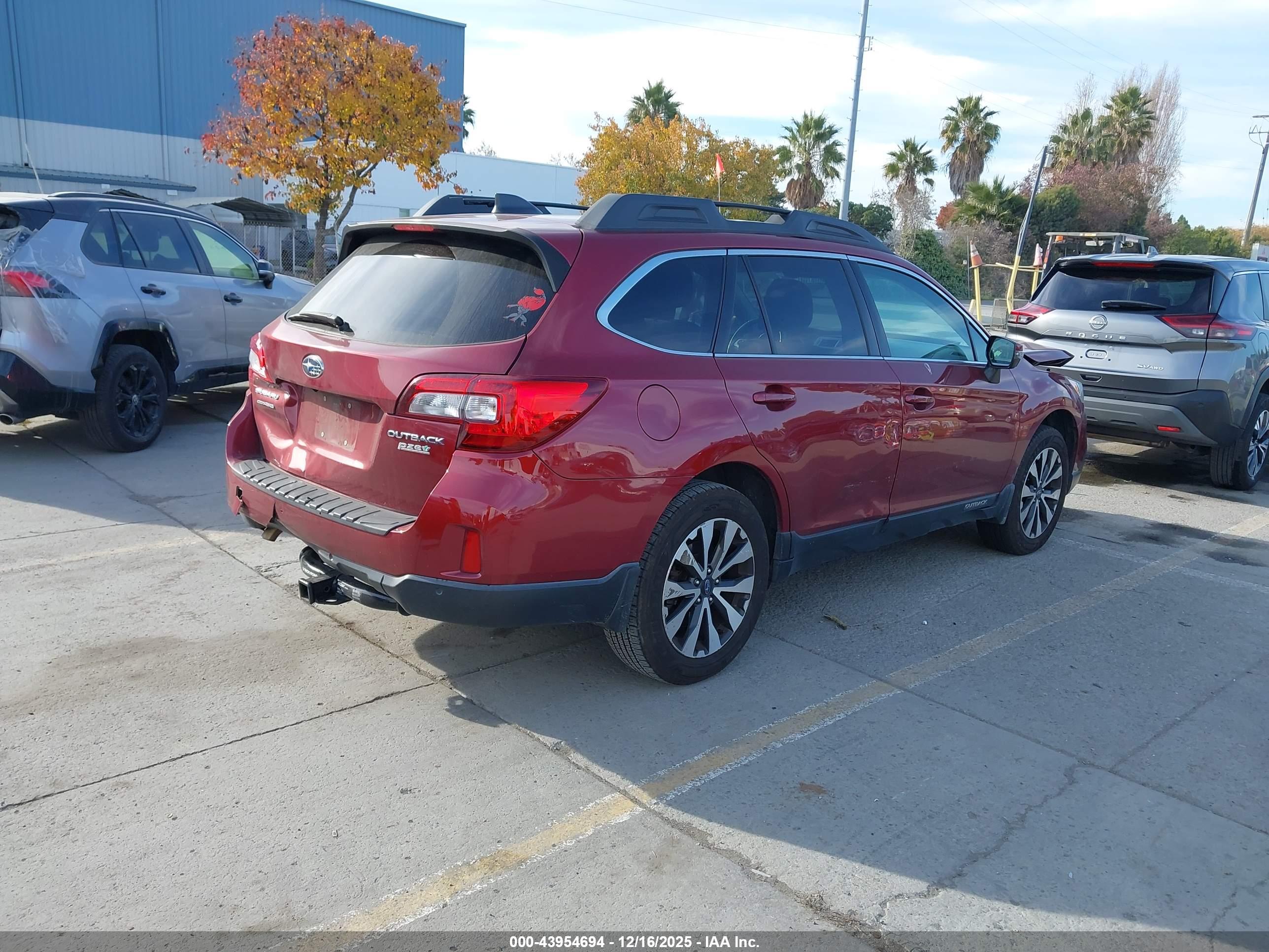 SUBARU OUTBACK image 4