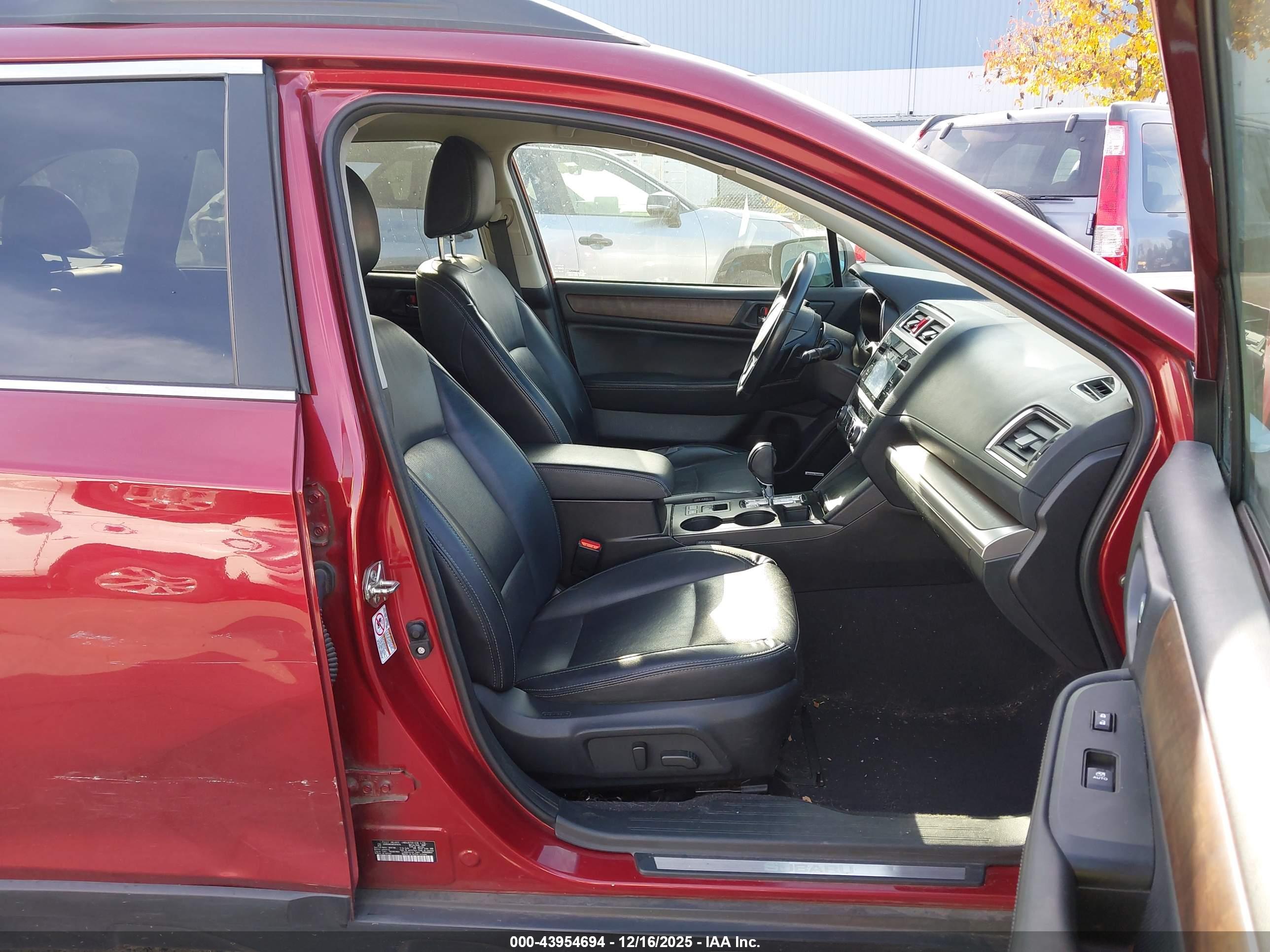 SUBARU OUTBACK image 5
