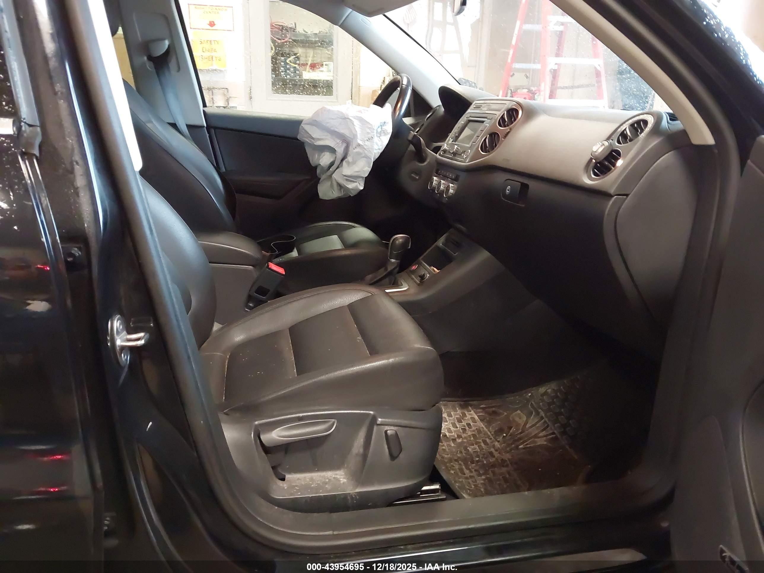VOLKSWAGEN TIGUAN image 5