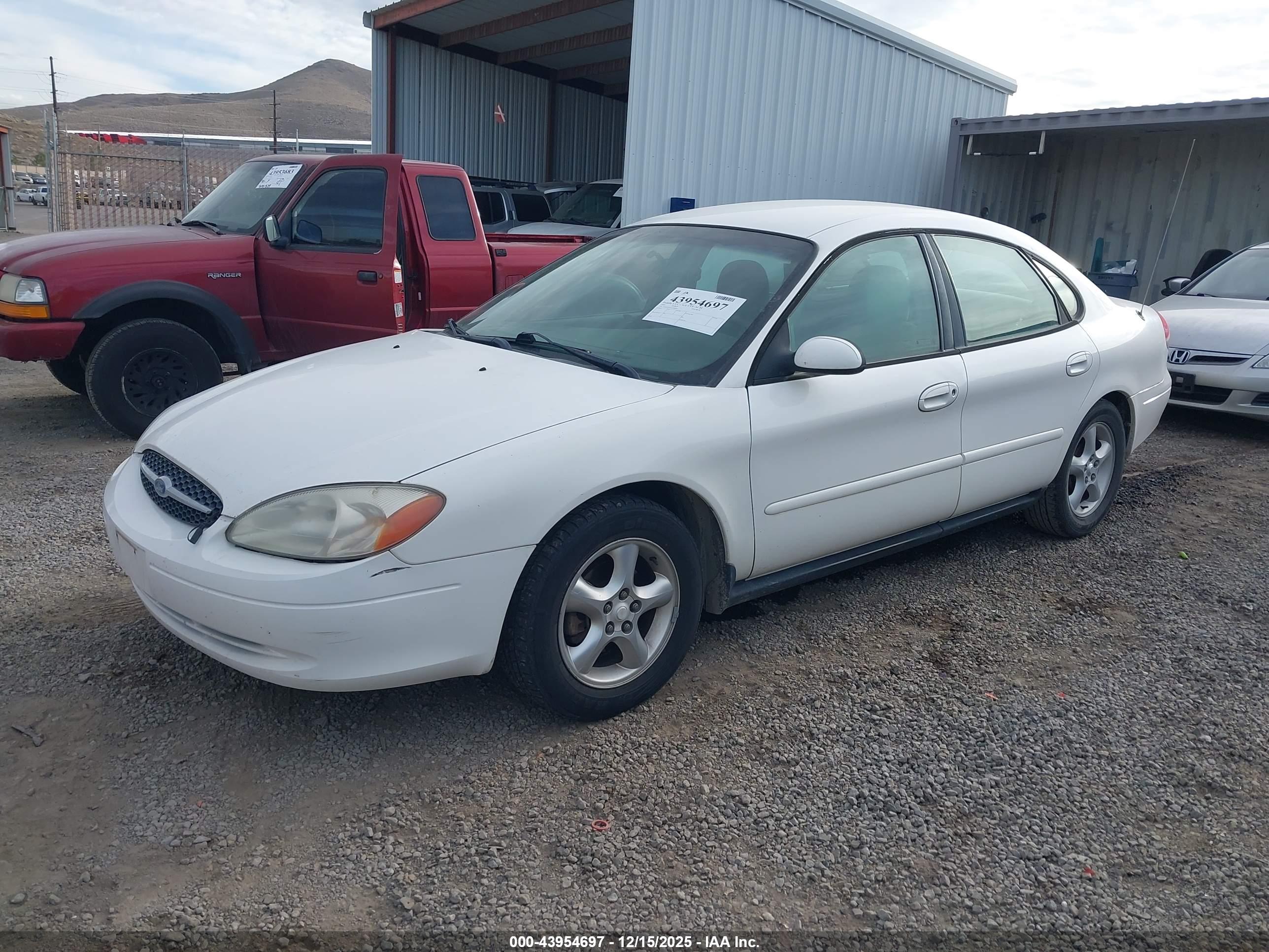 FORD TAURUS image 2