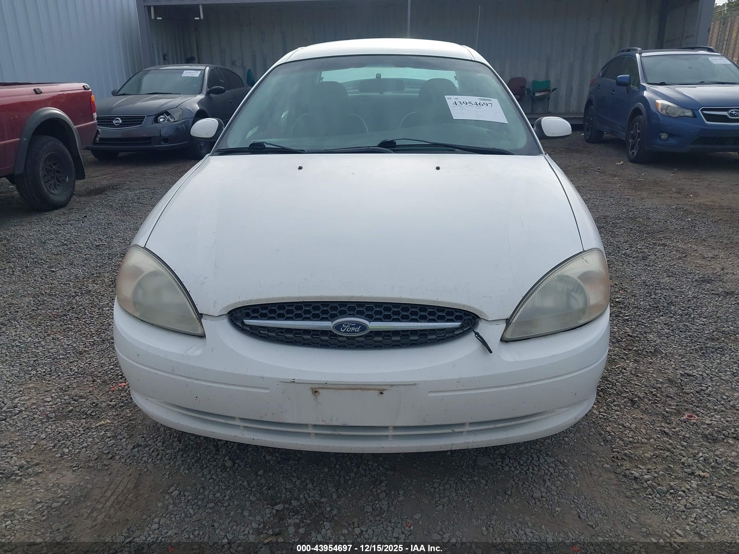 FORD TAURUS image 6