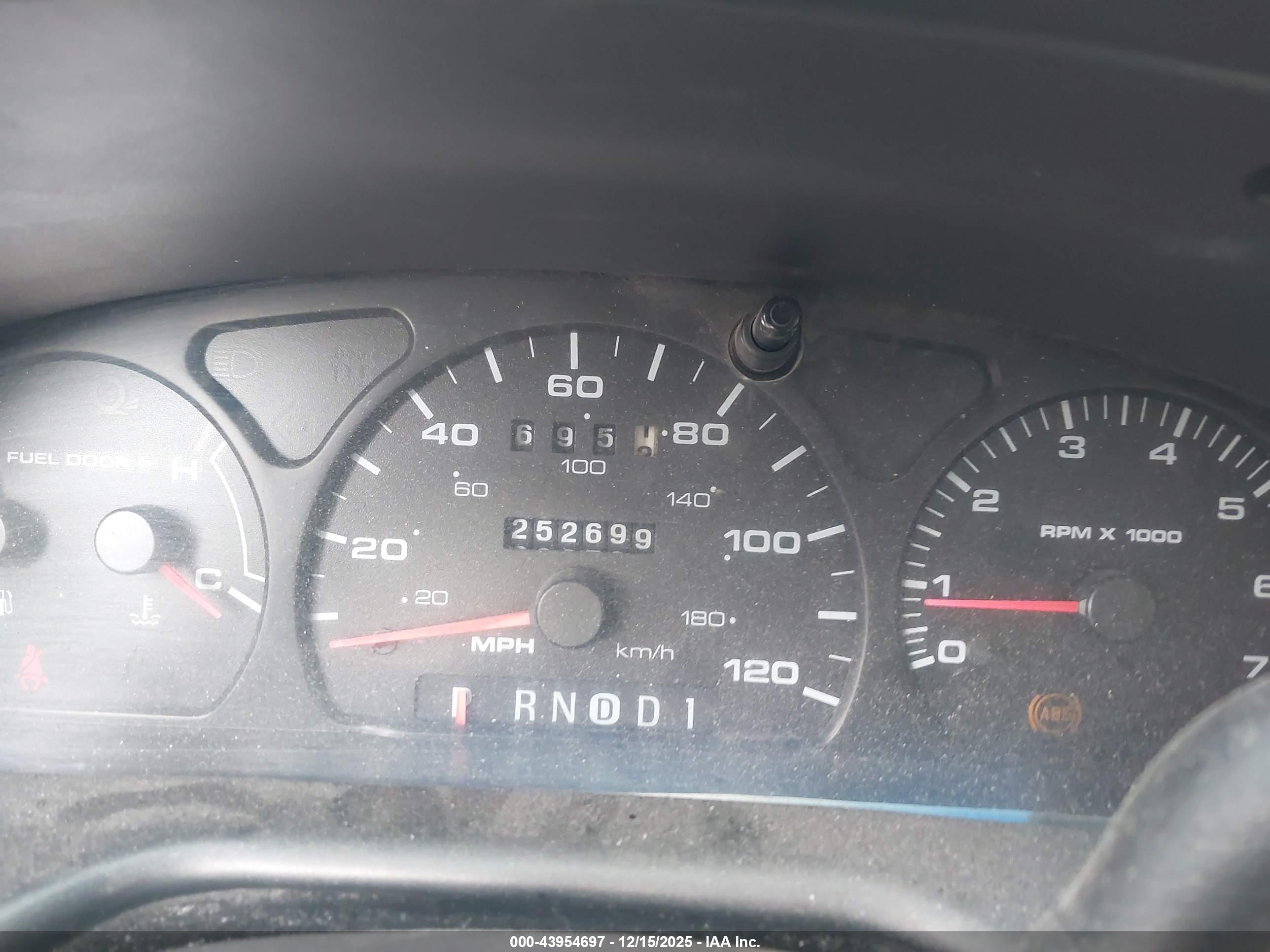 FORD TAURUS image 7