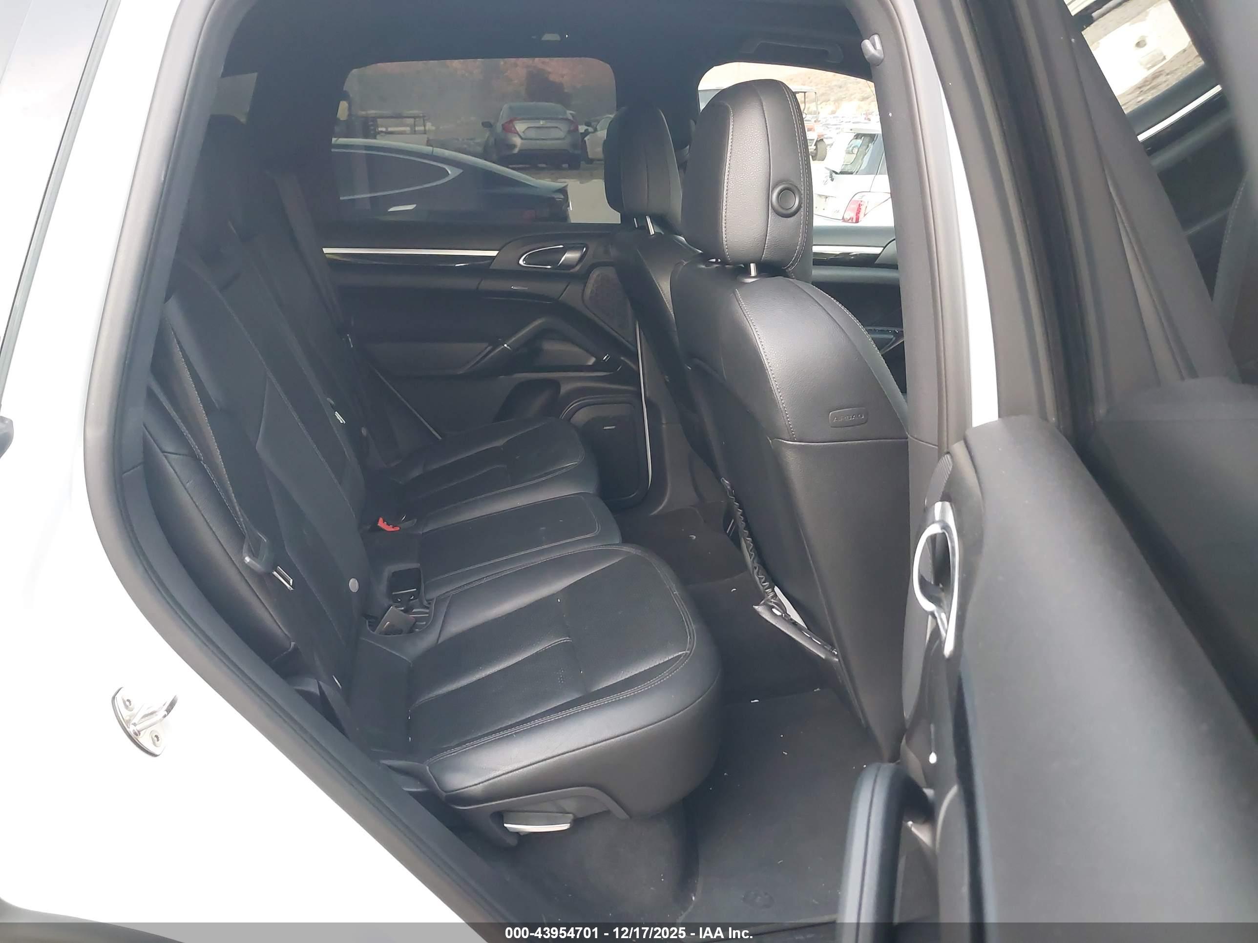 PORSCHE CAYENNE image 8