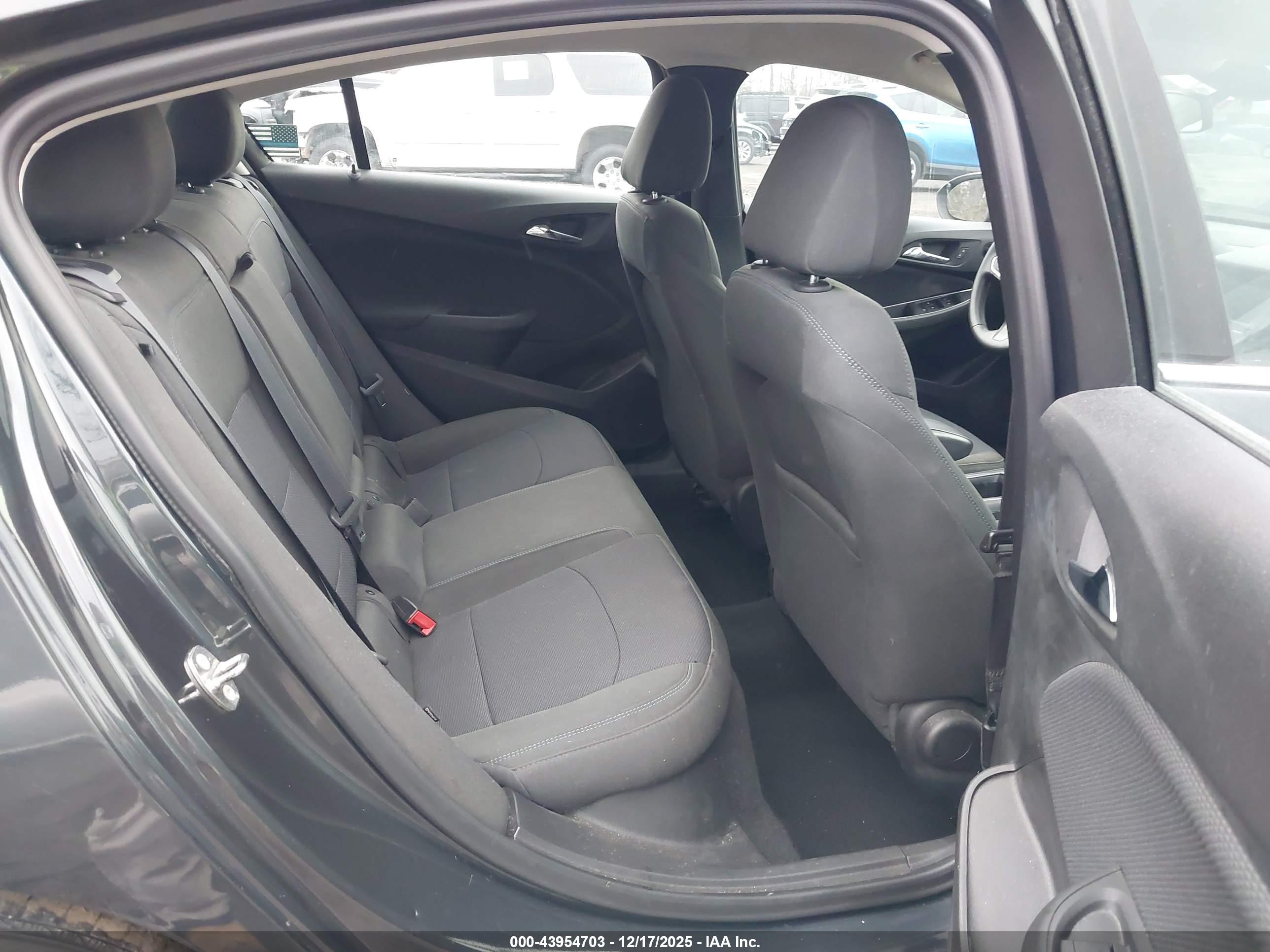 CHEVROLET CRUZE image 8