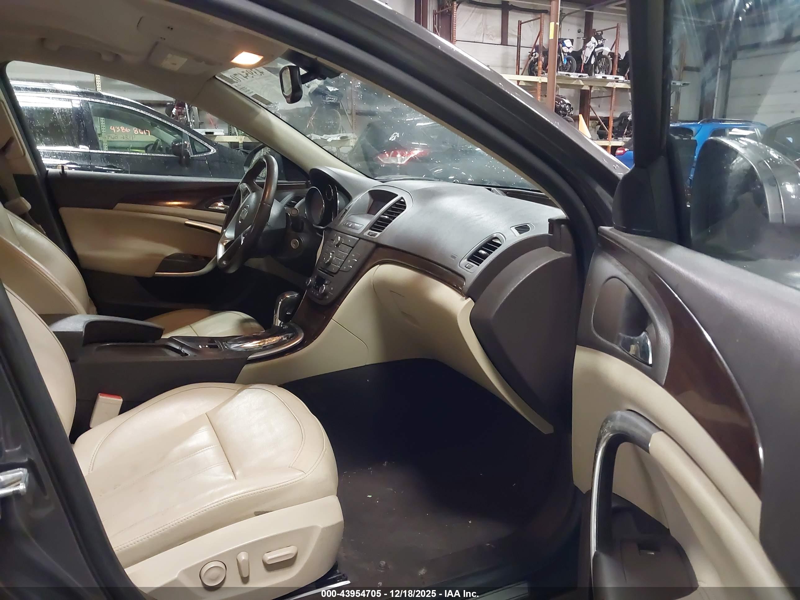 BUICK REGAL image 5