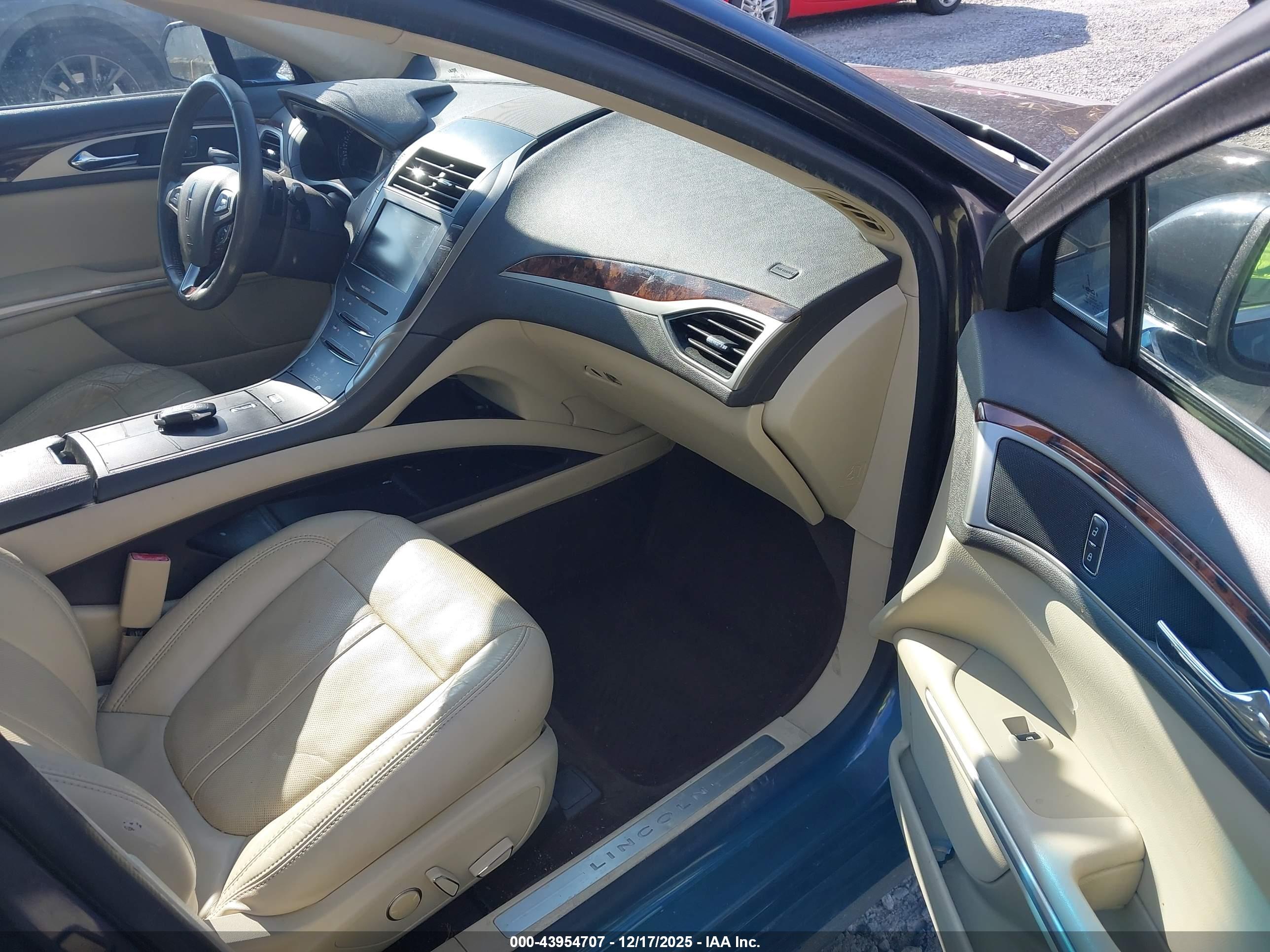 LINCOLN MKZ image 5