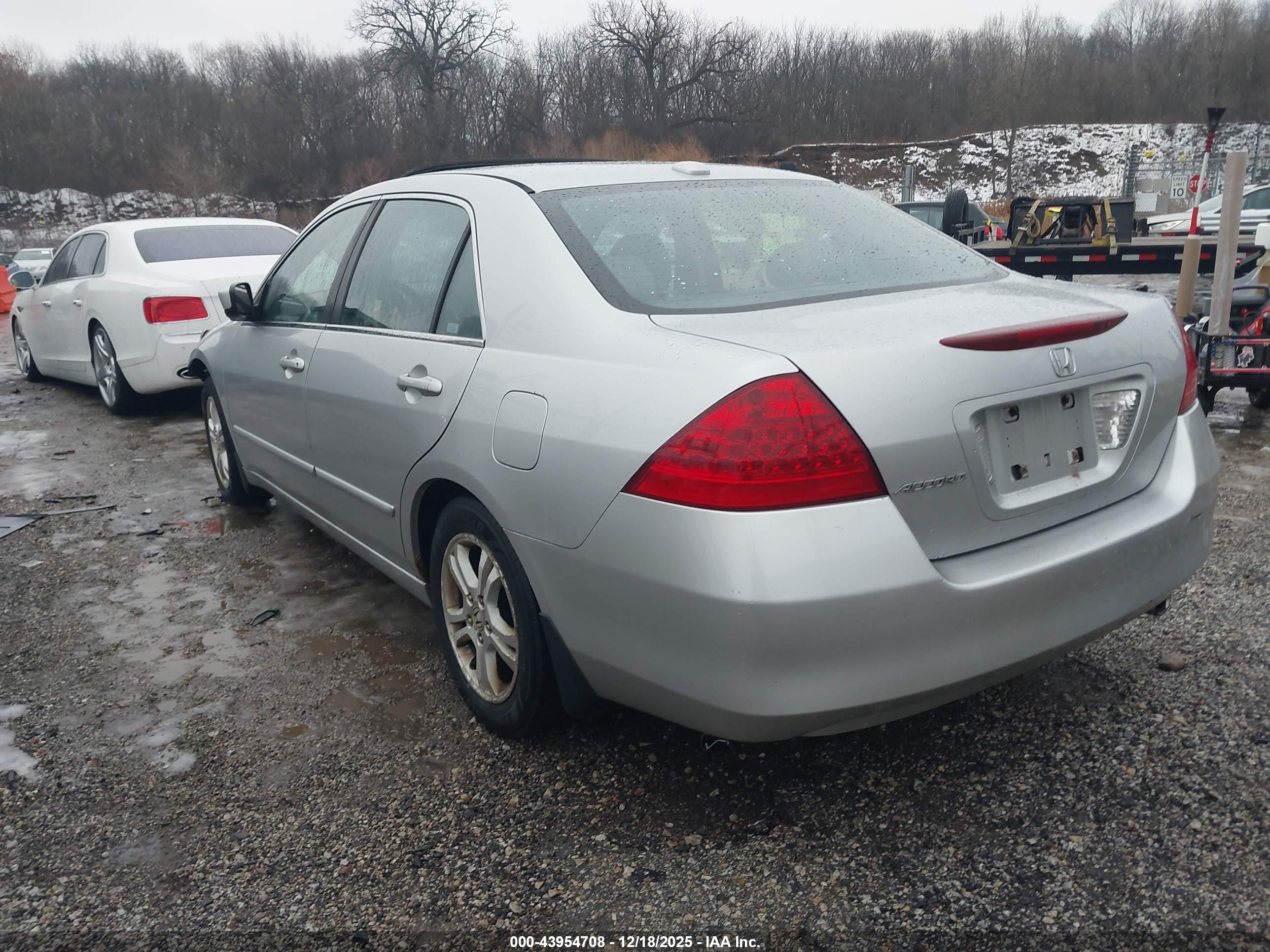 HONDA ACCORD image 3