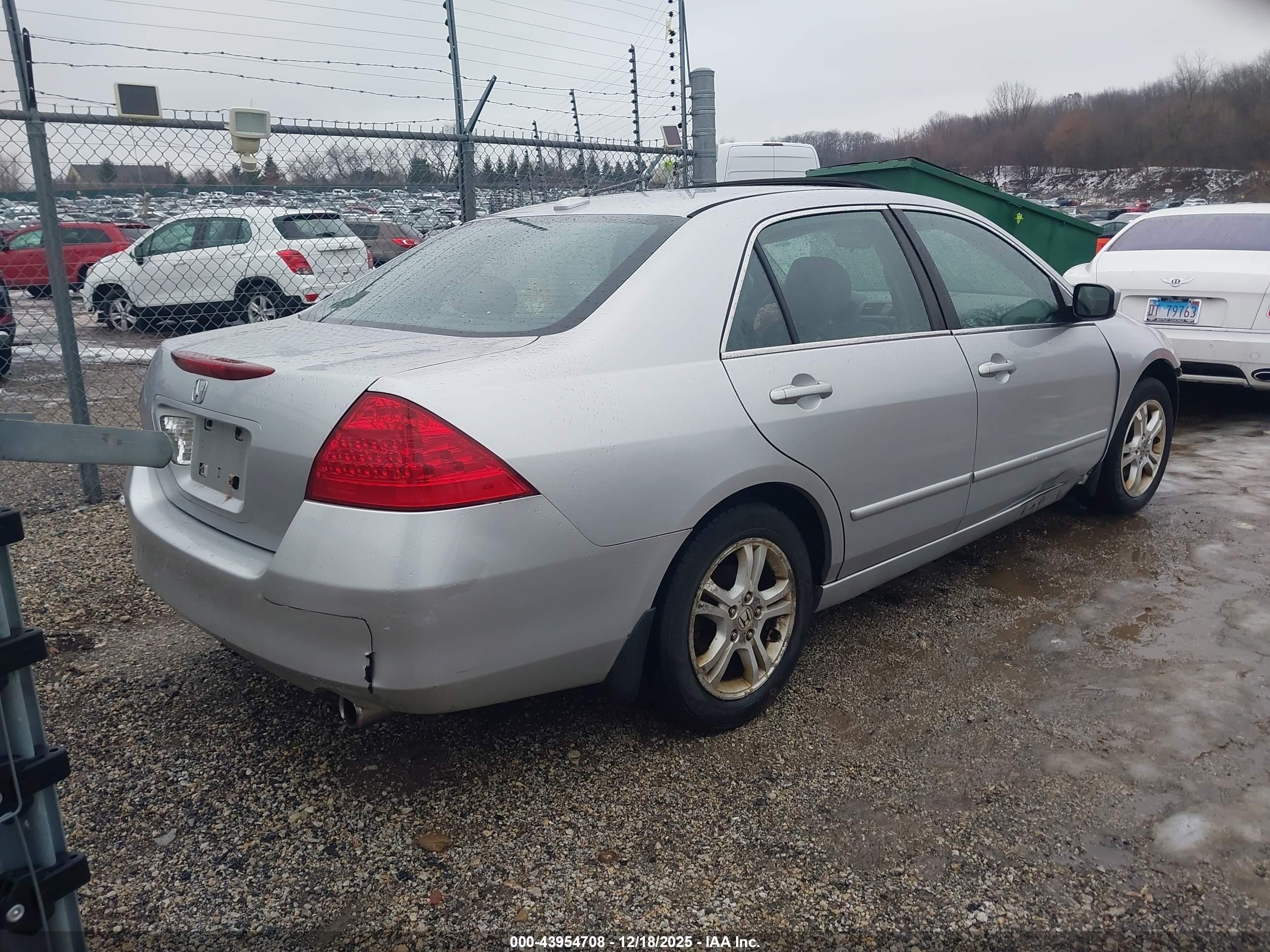 HONDA ACCORD image 4
