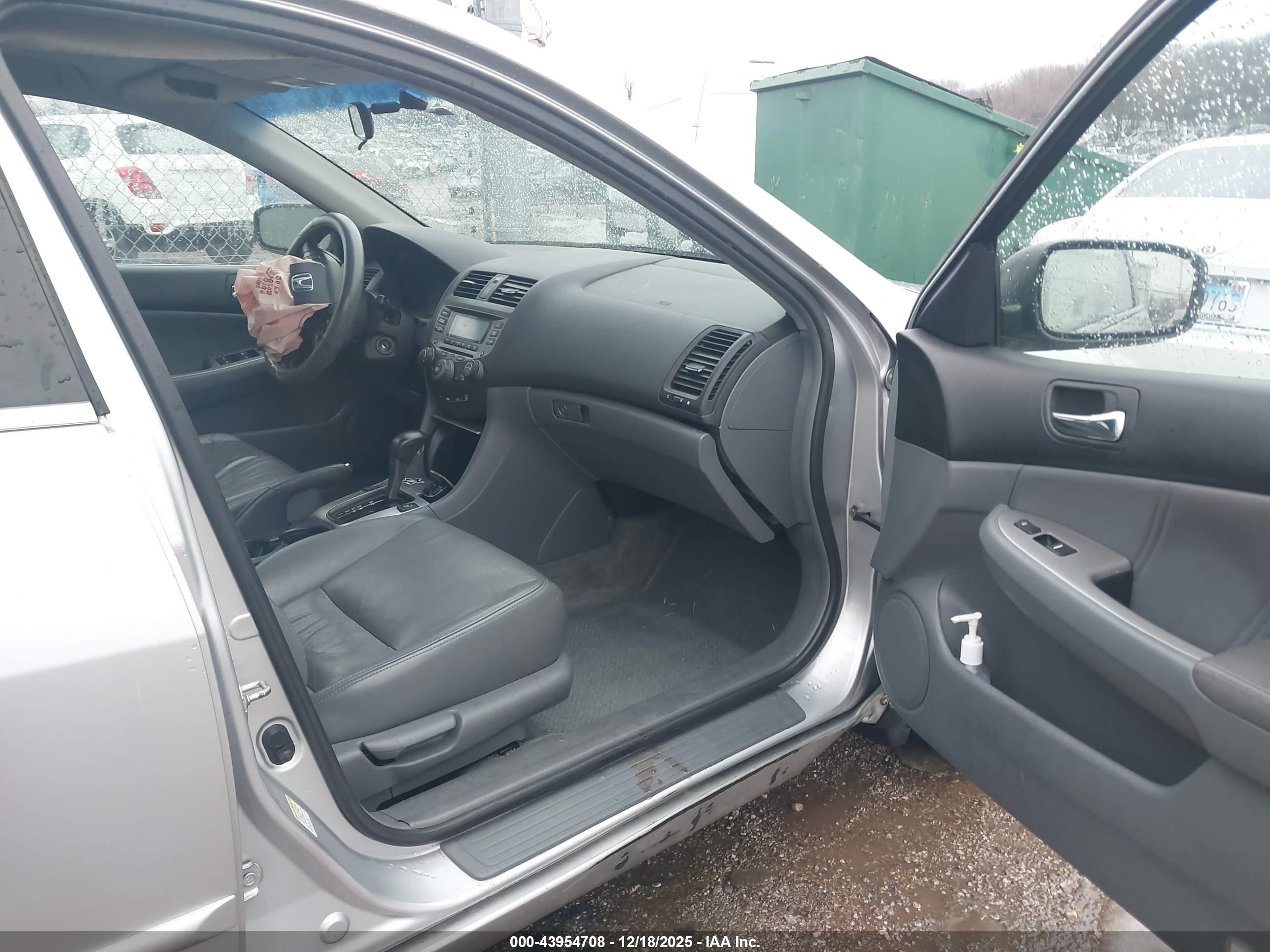 HONDA ACCORD image 5