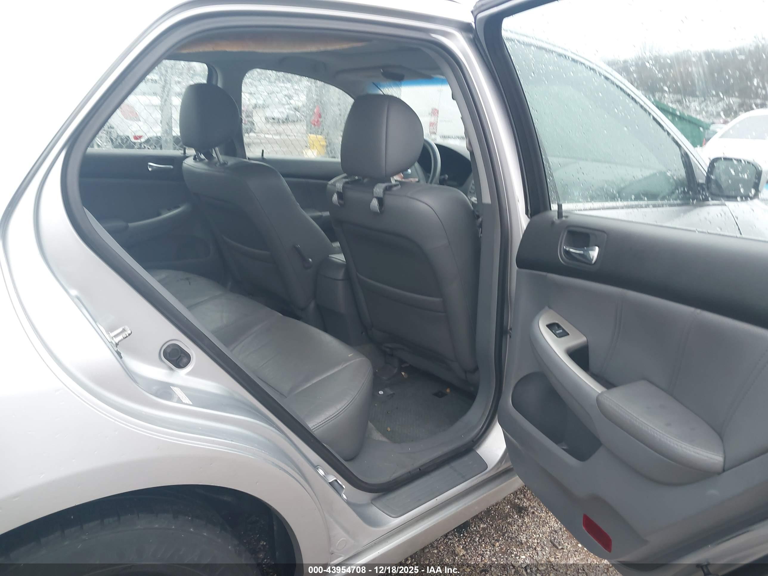 HONDA ACCORD image 8