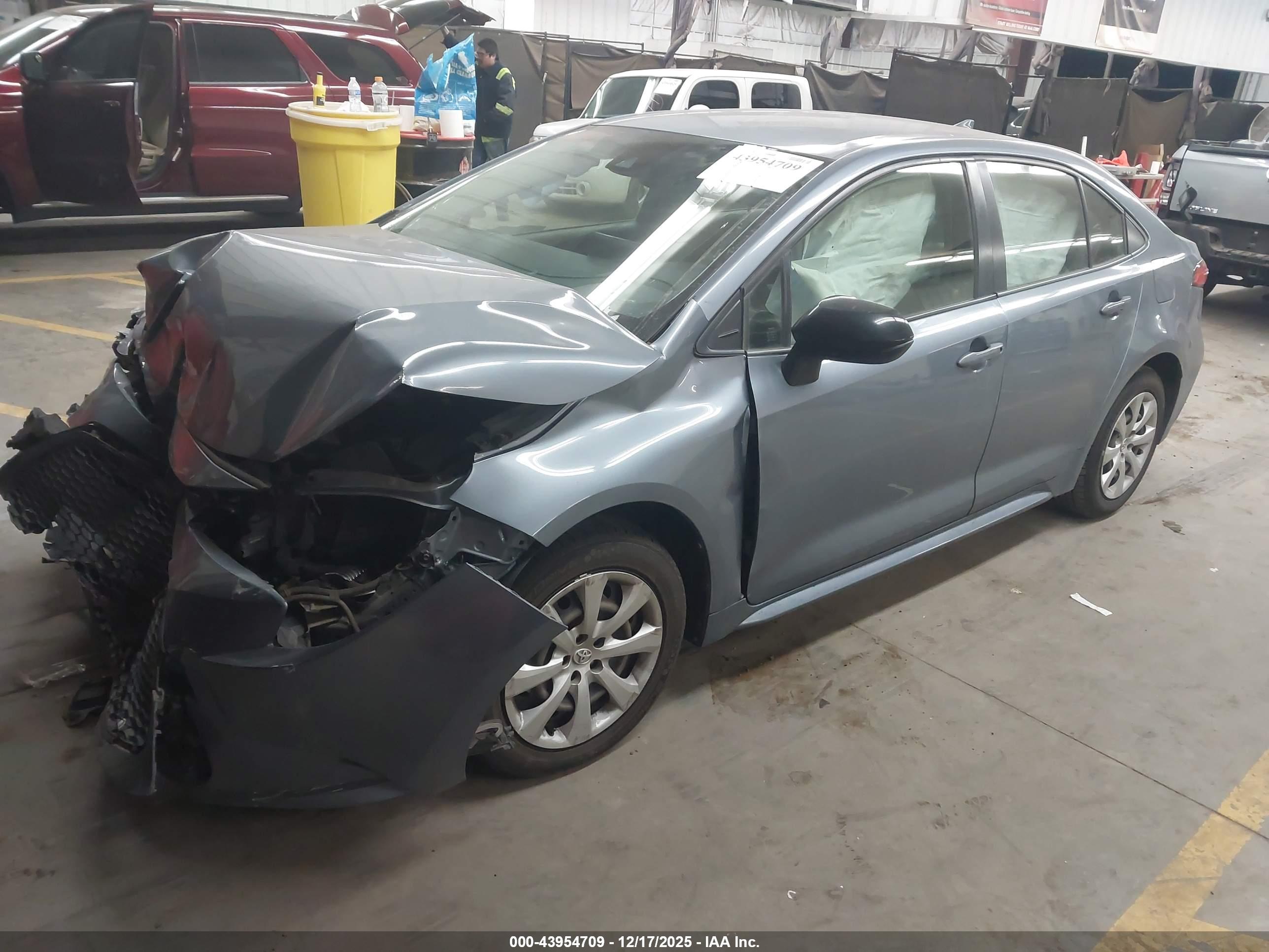 TOYOTA COROLLA image 2