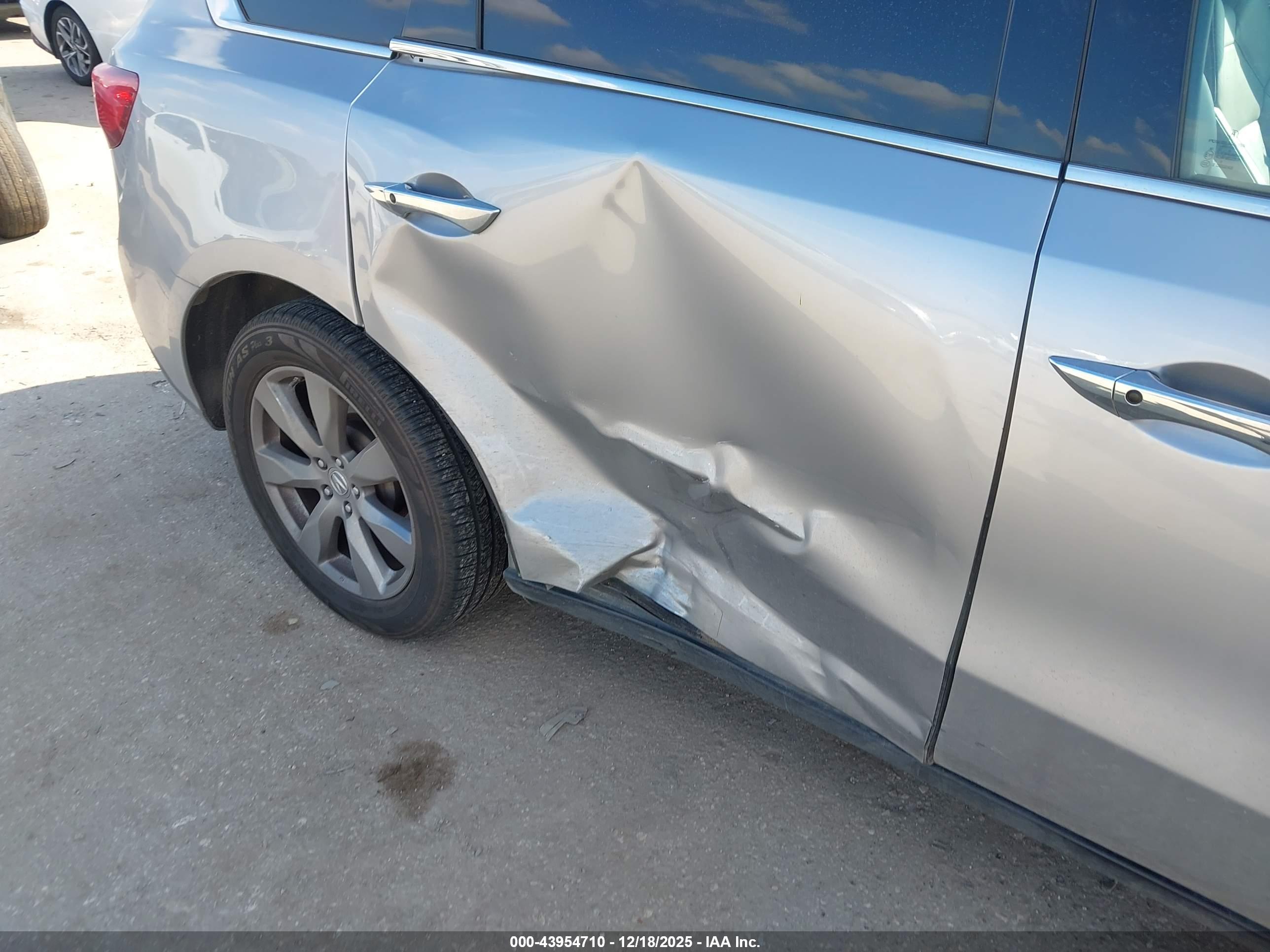 ACURA MDX image 6