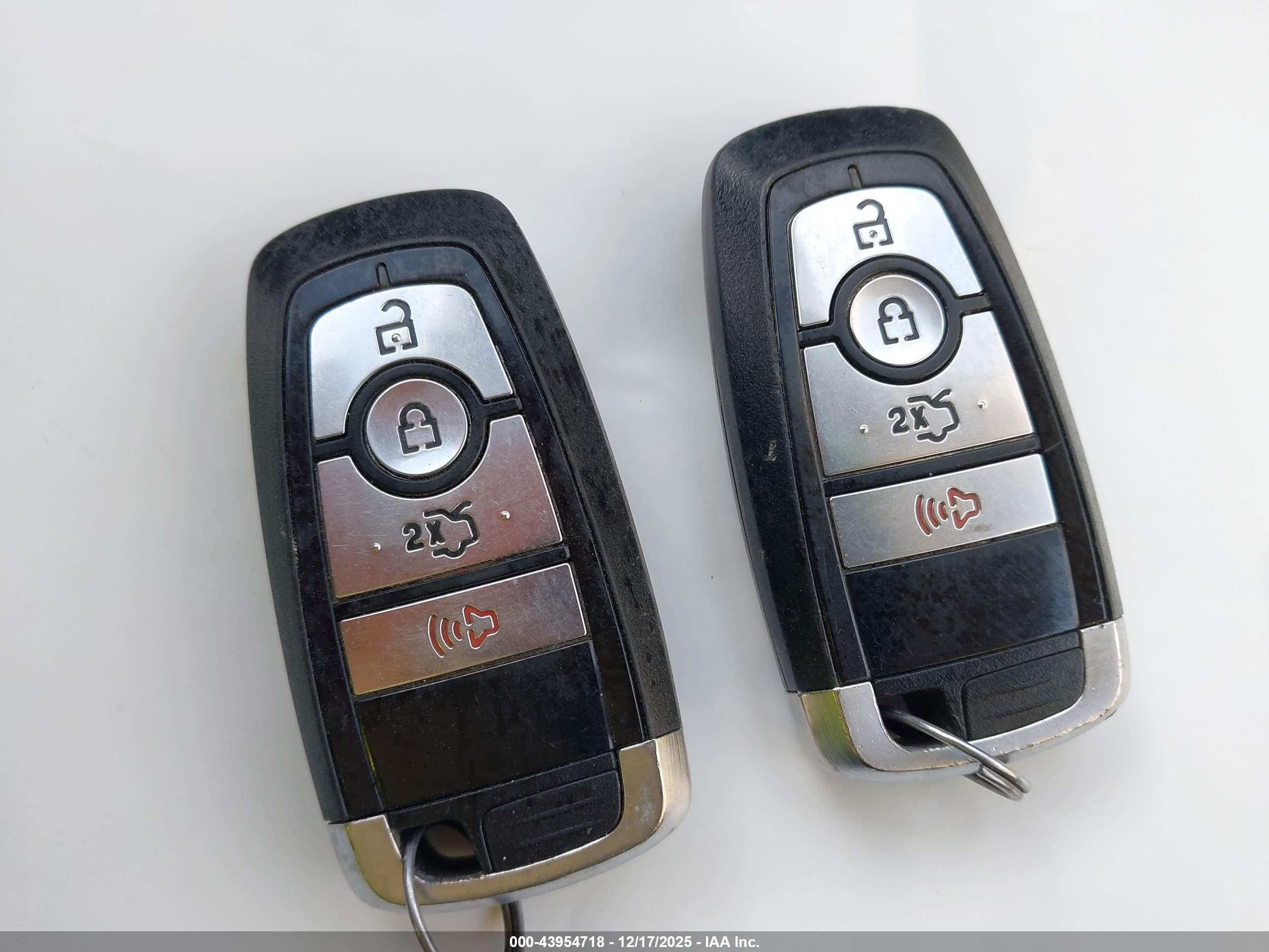 FORD FUSION image 11