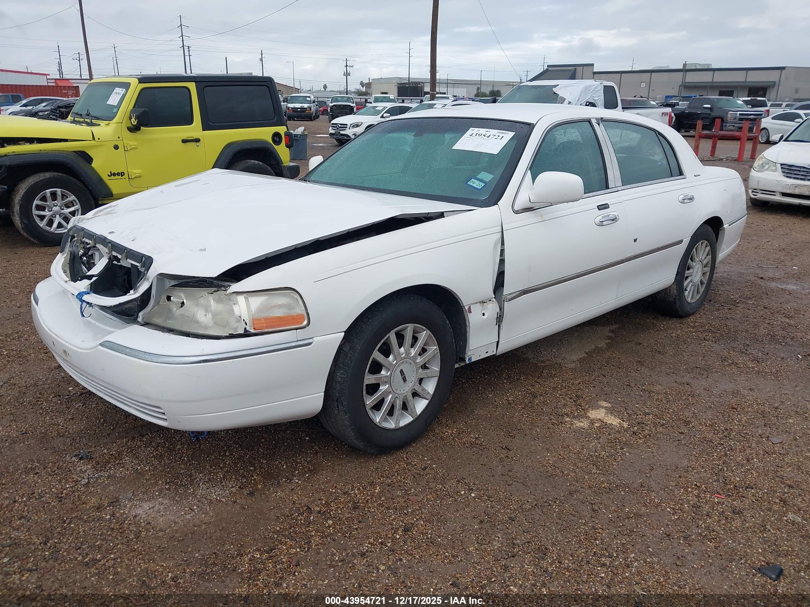 LINCOLN TOWN image 2