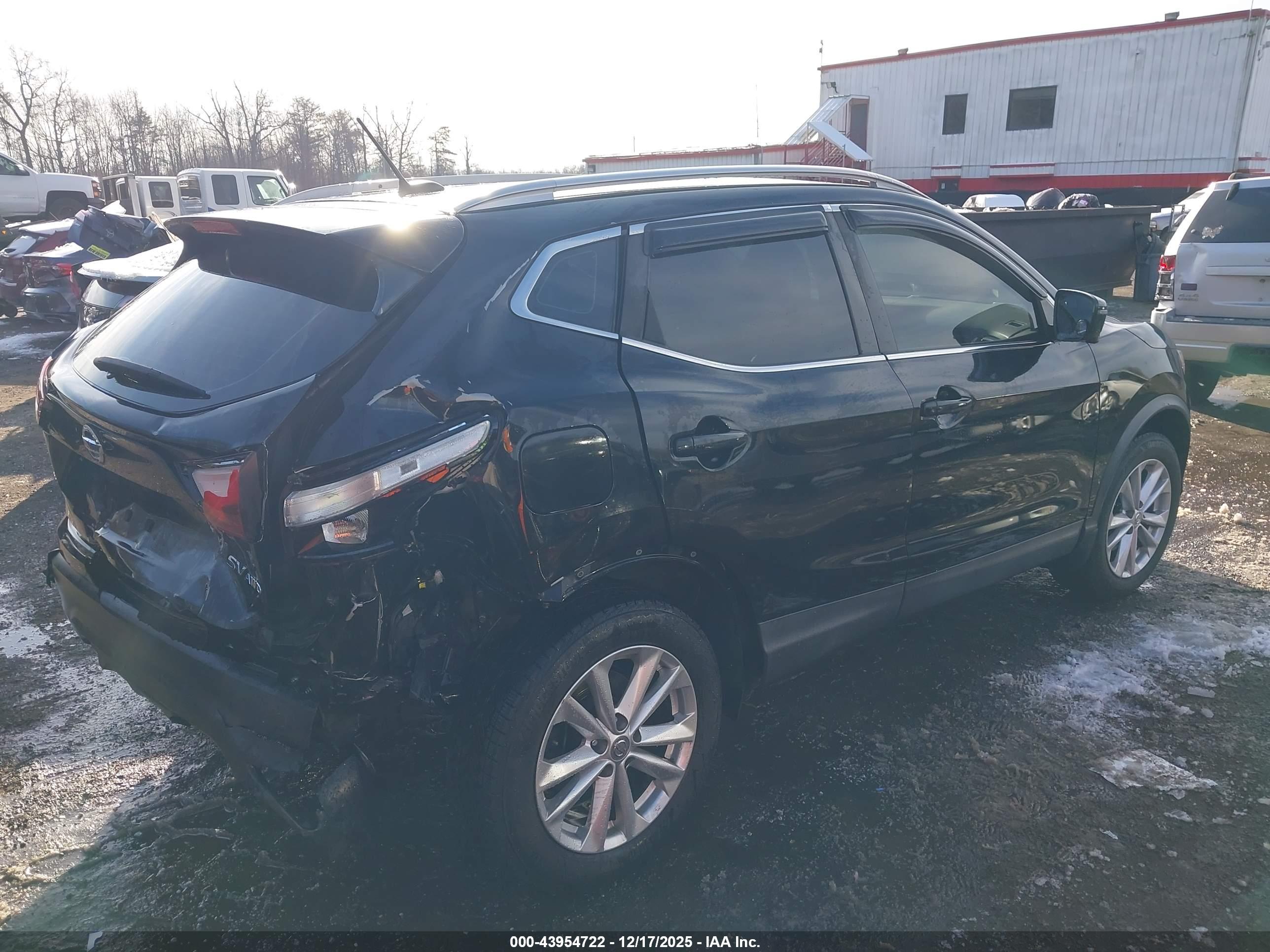 NISSAN ROGUE image 4