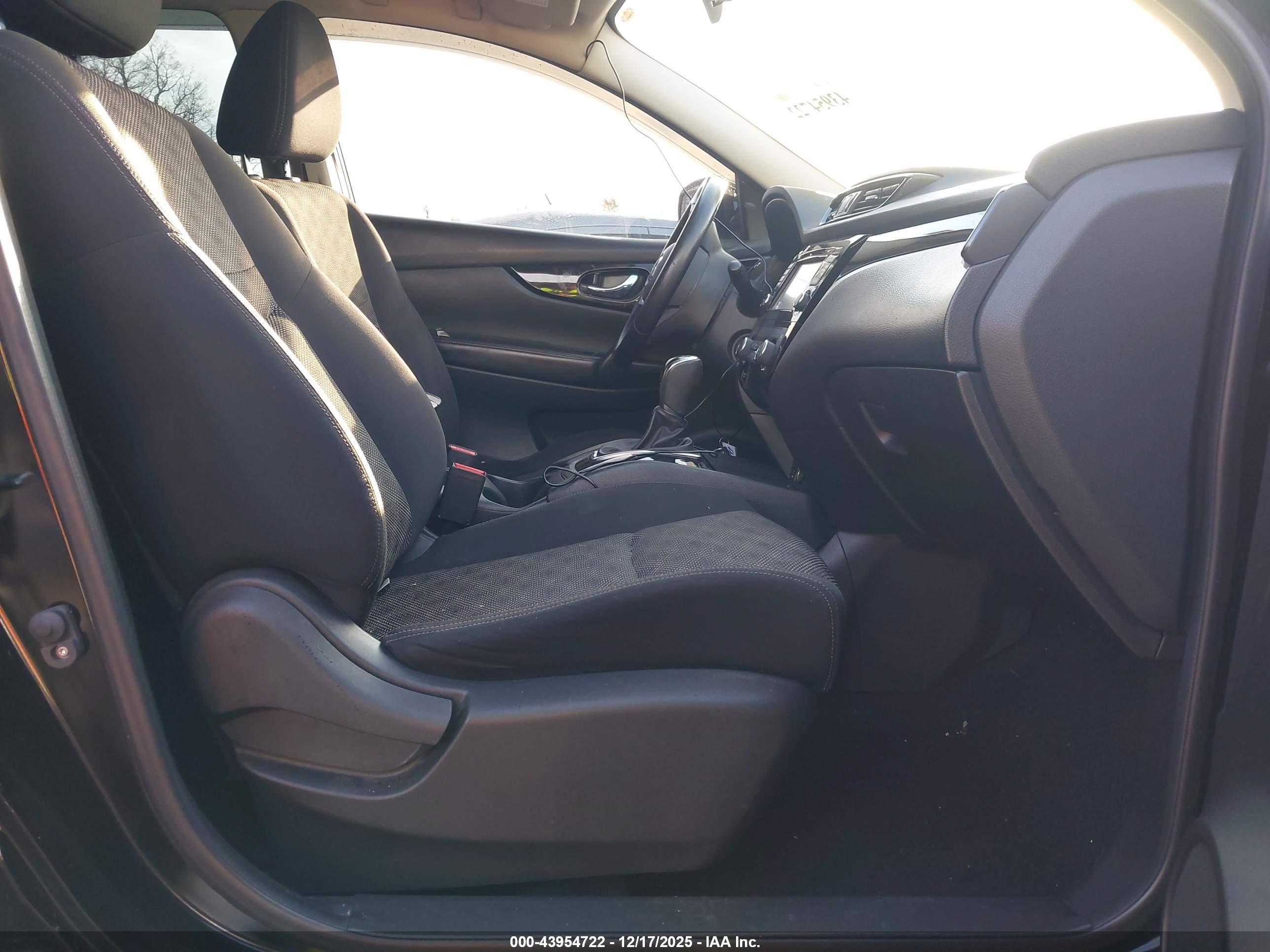 NISSAN ROGUE image 5
