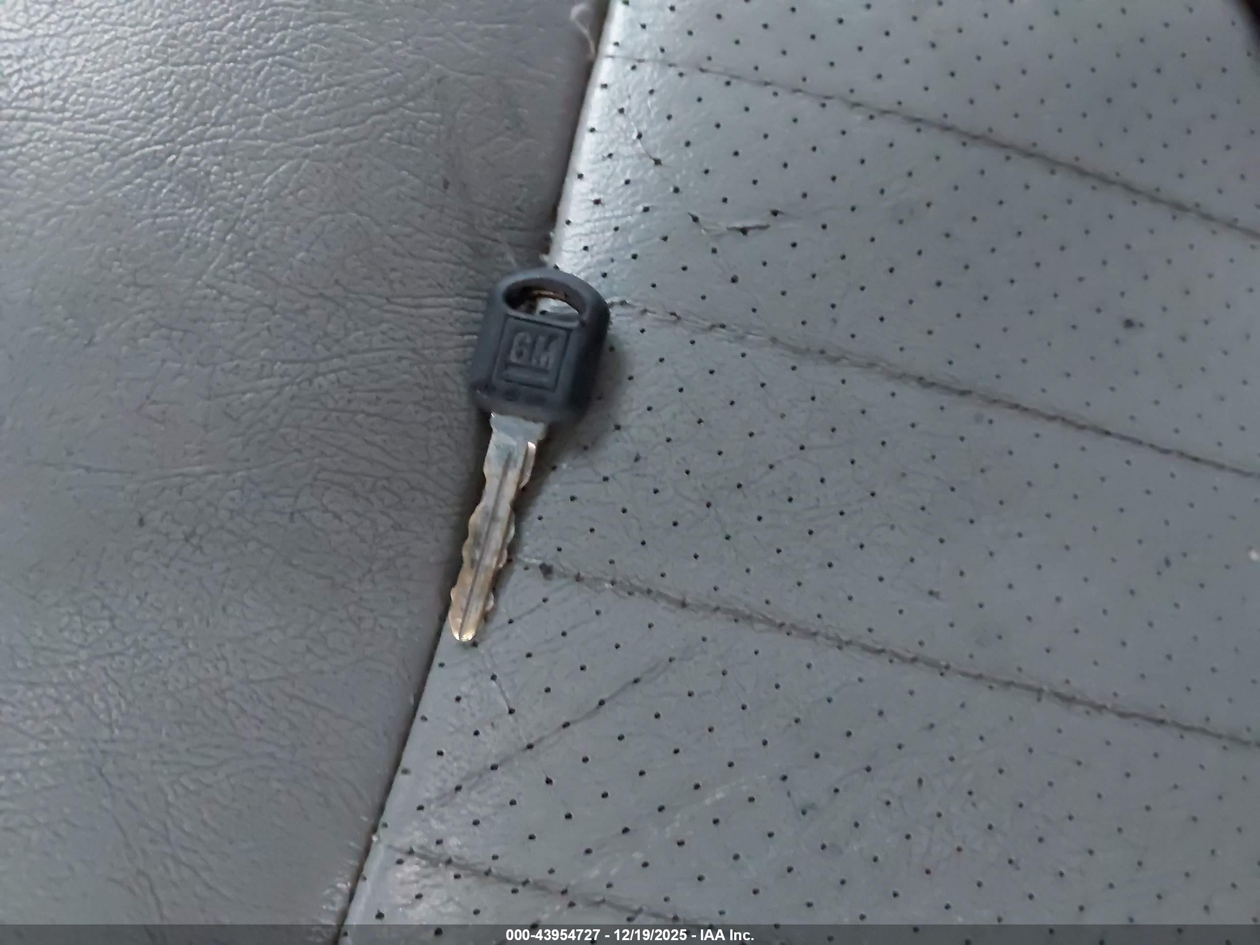 PONTIAC MONTANA image 11