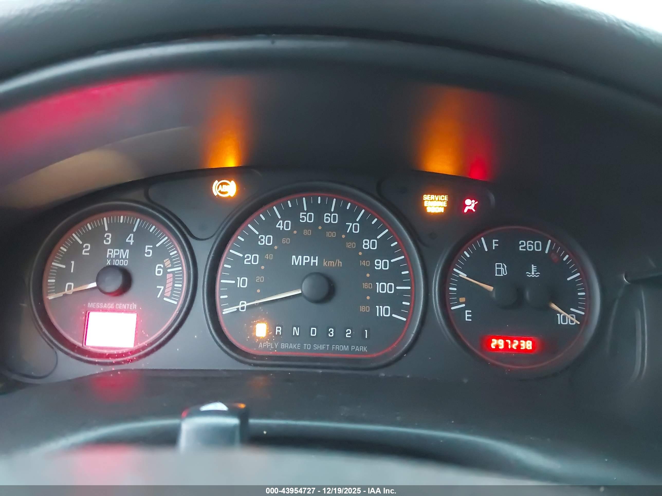 PONTIAC MONTANA image 7