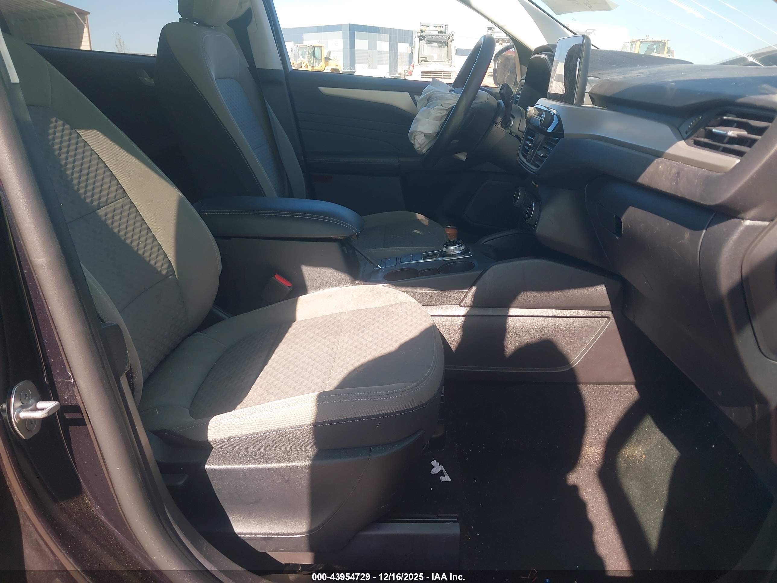 FORD ESCAPE image 5