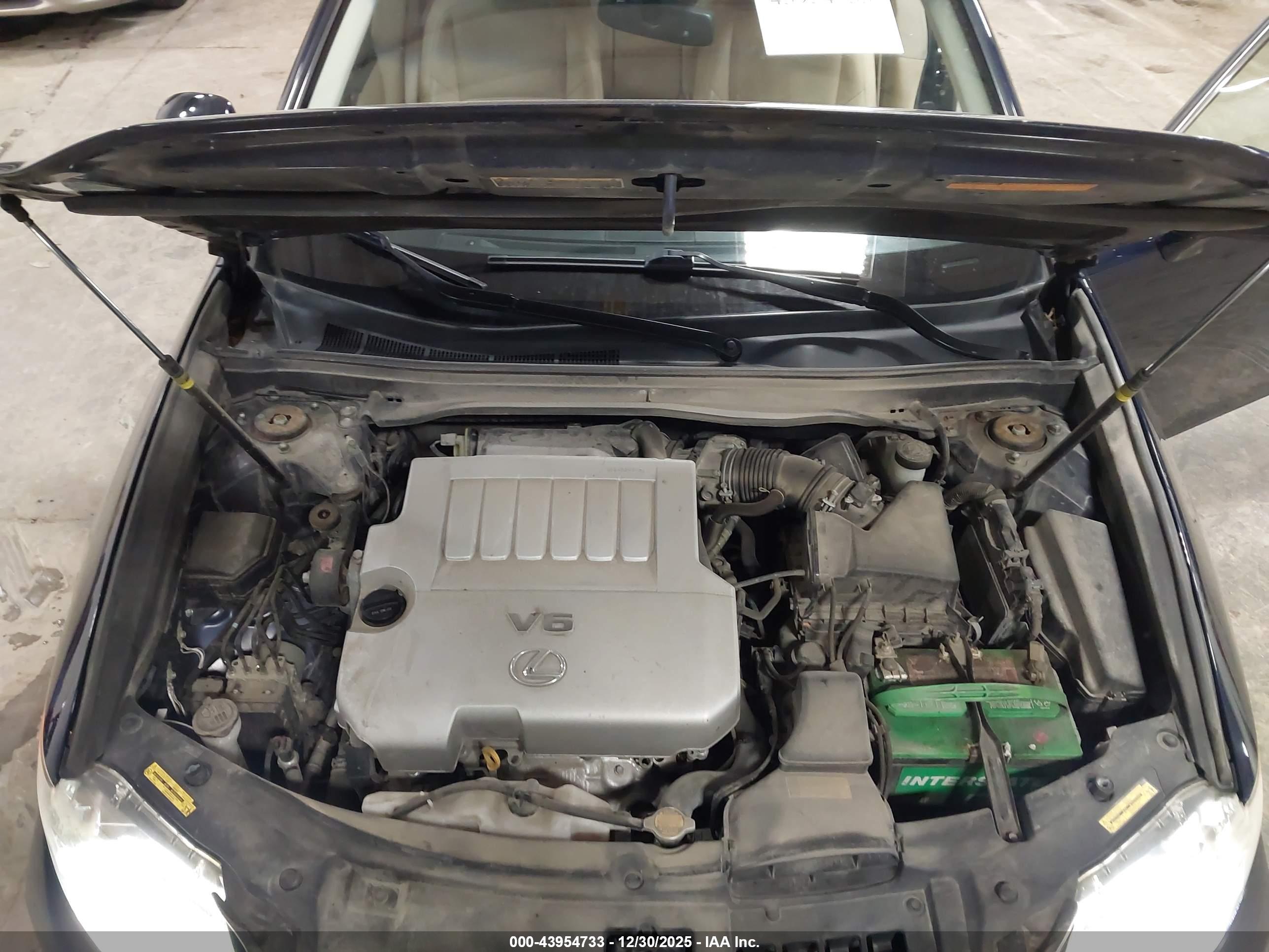 LEXUS ES image 10