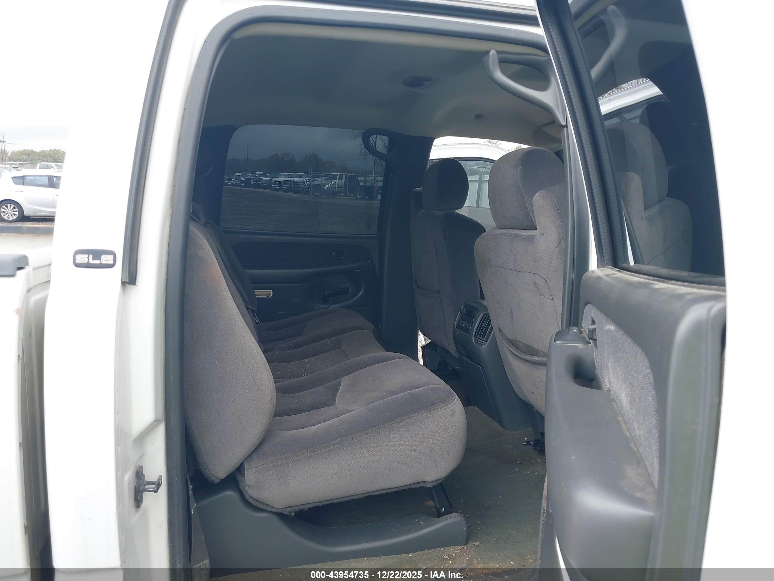 GMC SIERRA image 8