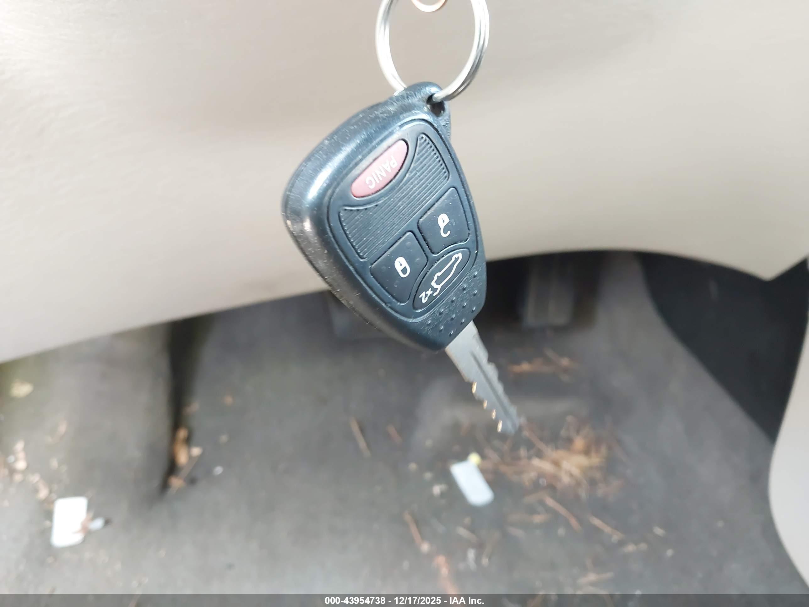 CHRYSLER PACIFICA image 11
