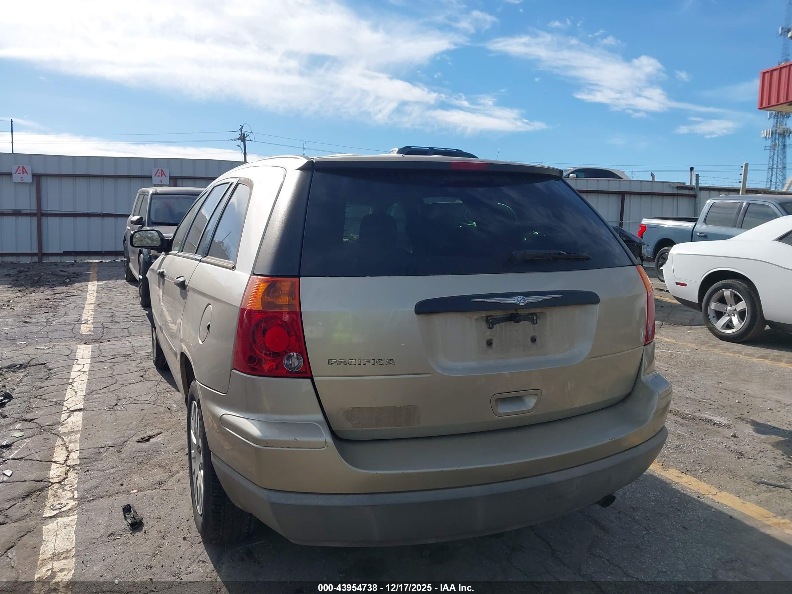 CHRYSLER PACIFICA image 3