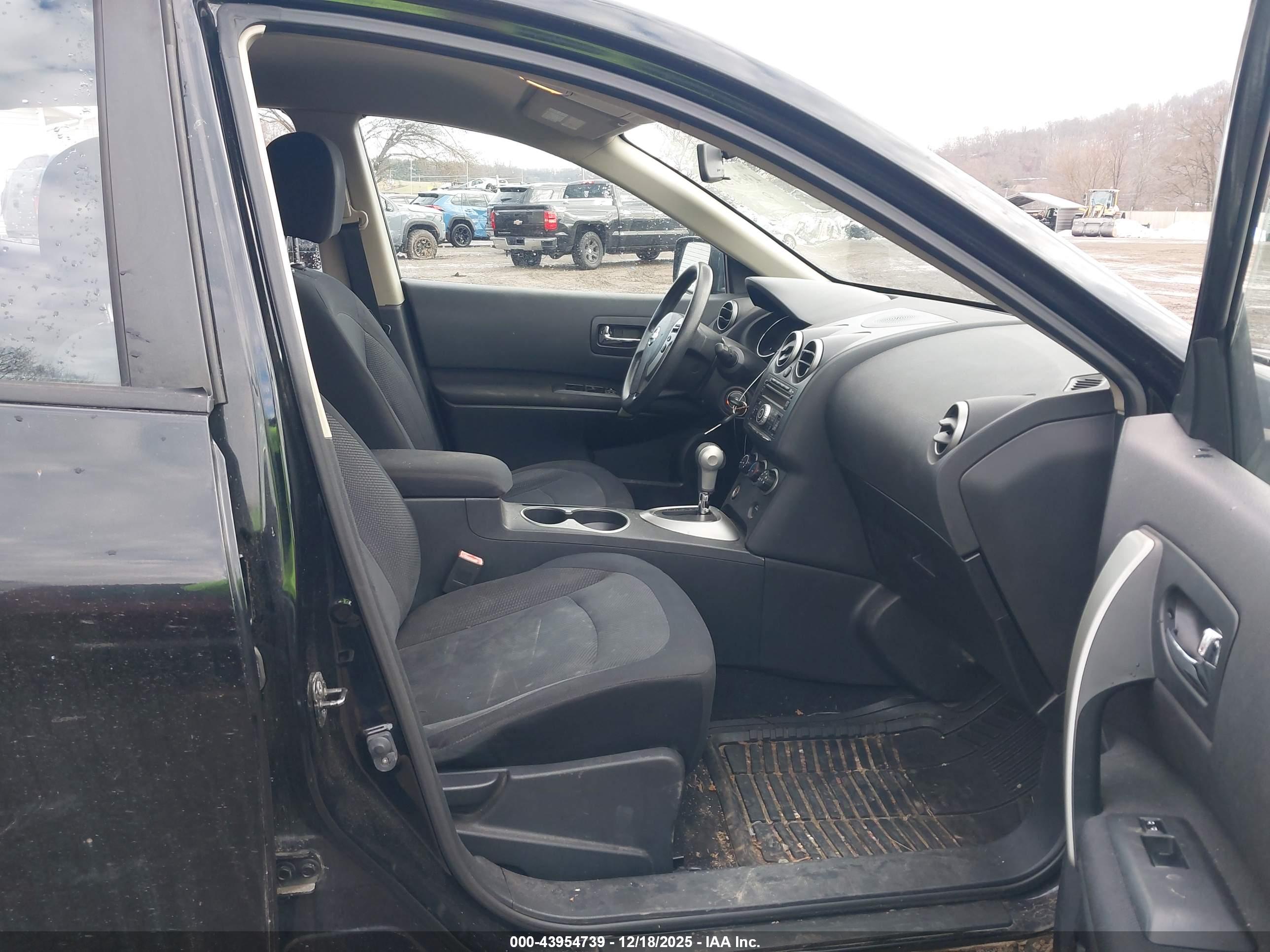 NISSAN ROGUE image 5