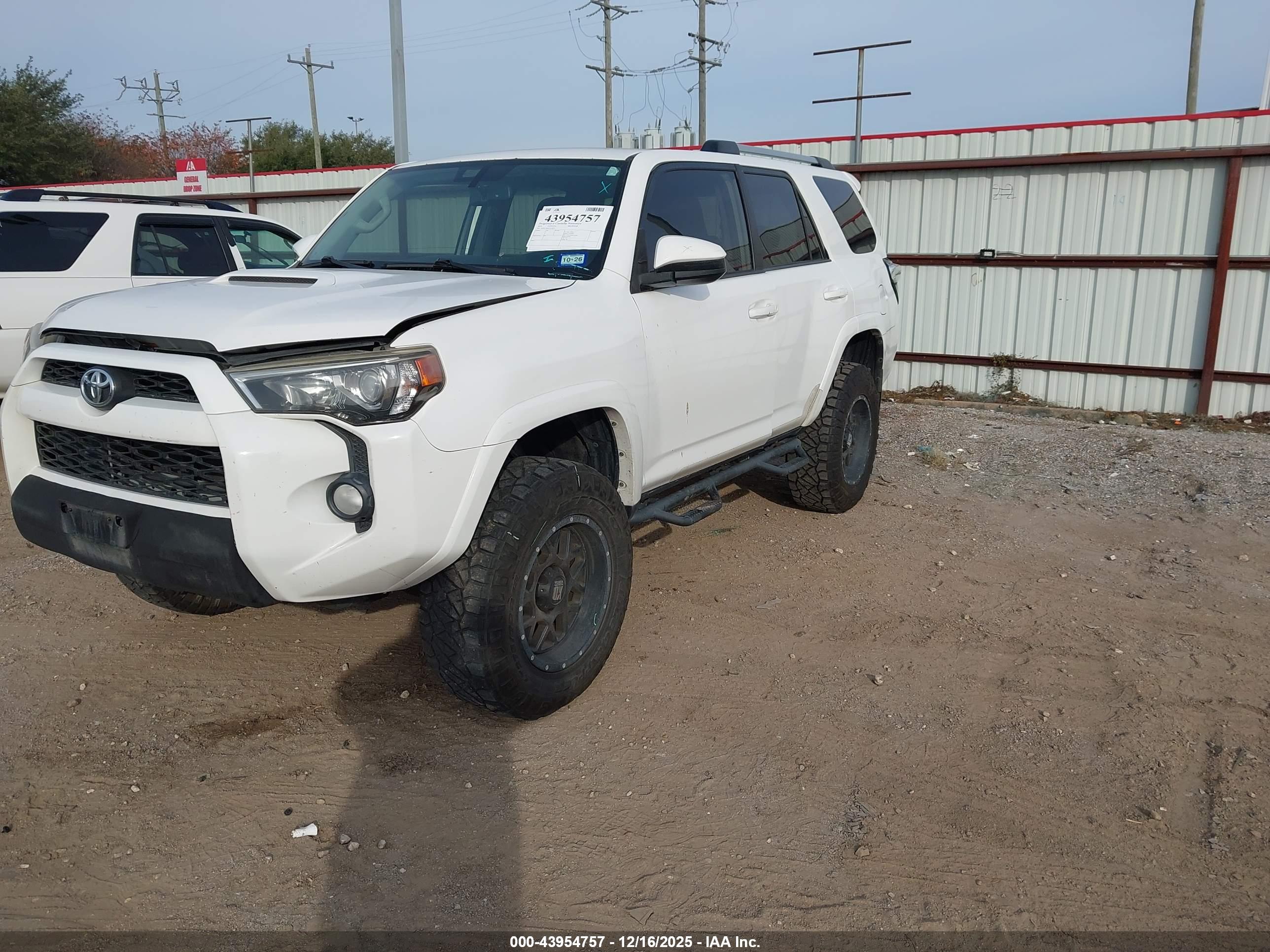 TOYOTA 4RUNNER image 2