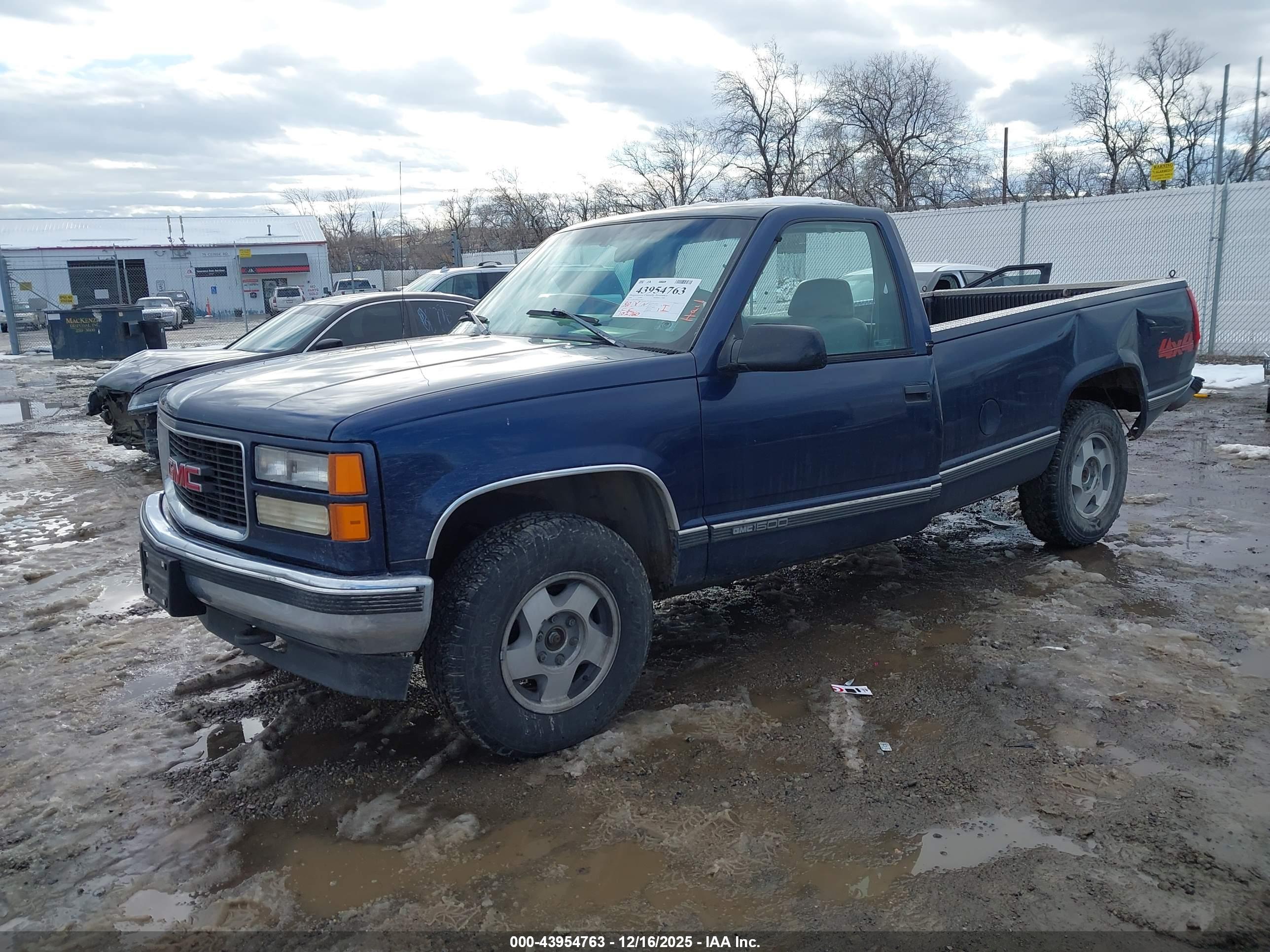 GMC SIERRA image 2