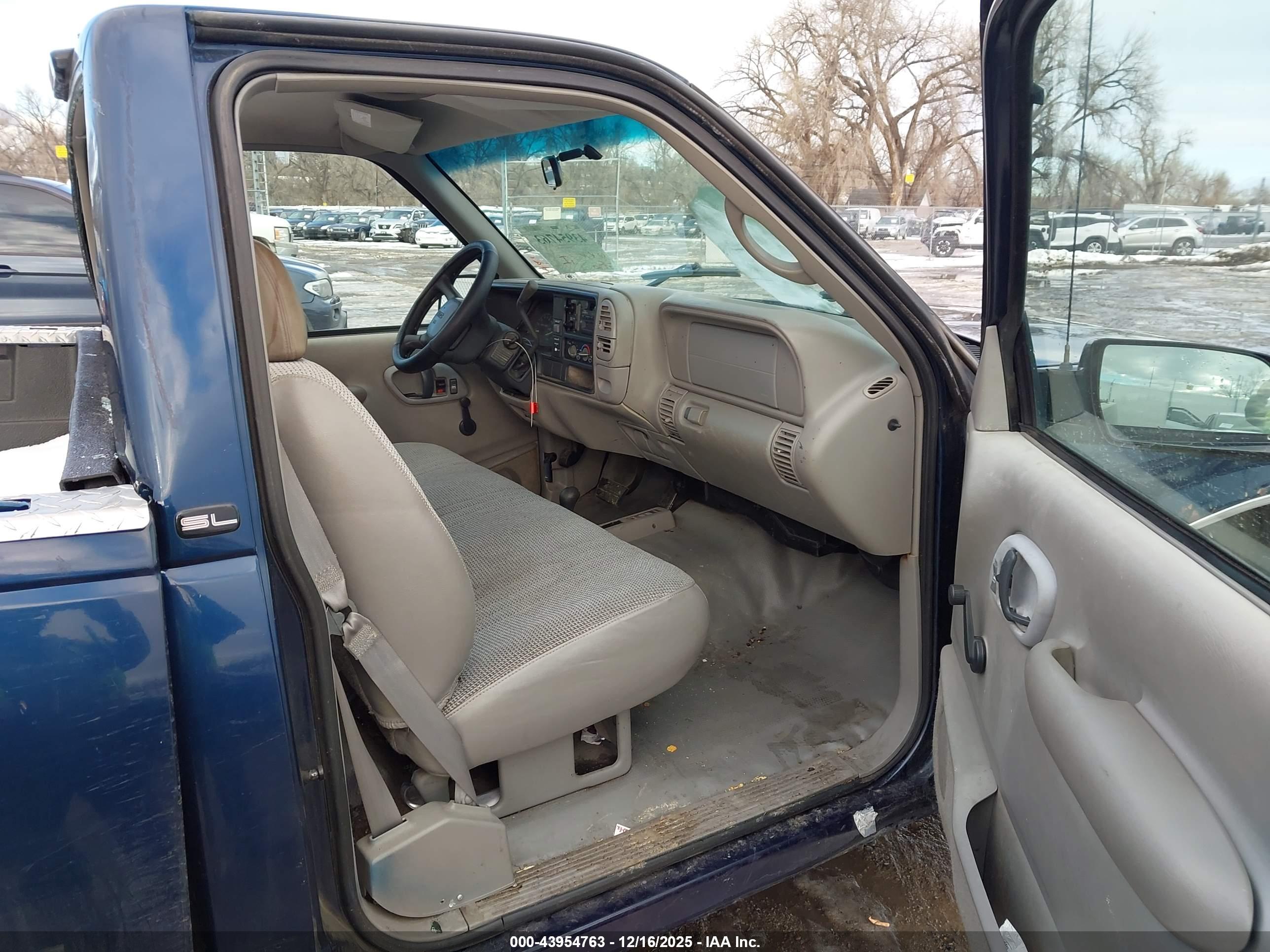 GMC SIERRA image 5