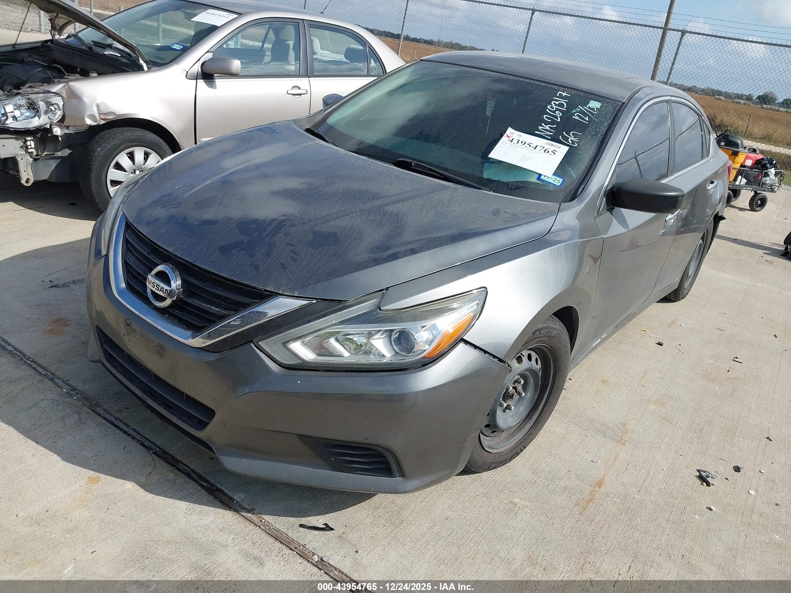 NISSAN ALTIMA image 2