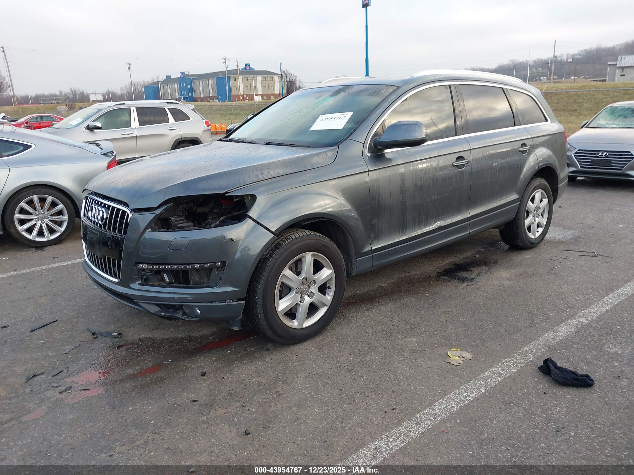 AUDI Q7 image 2