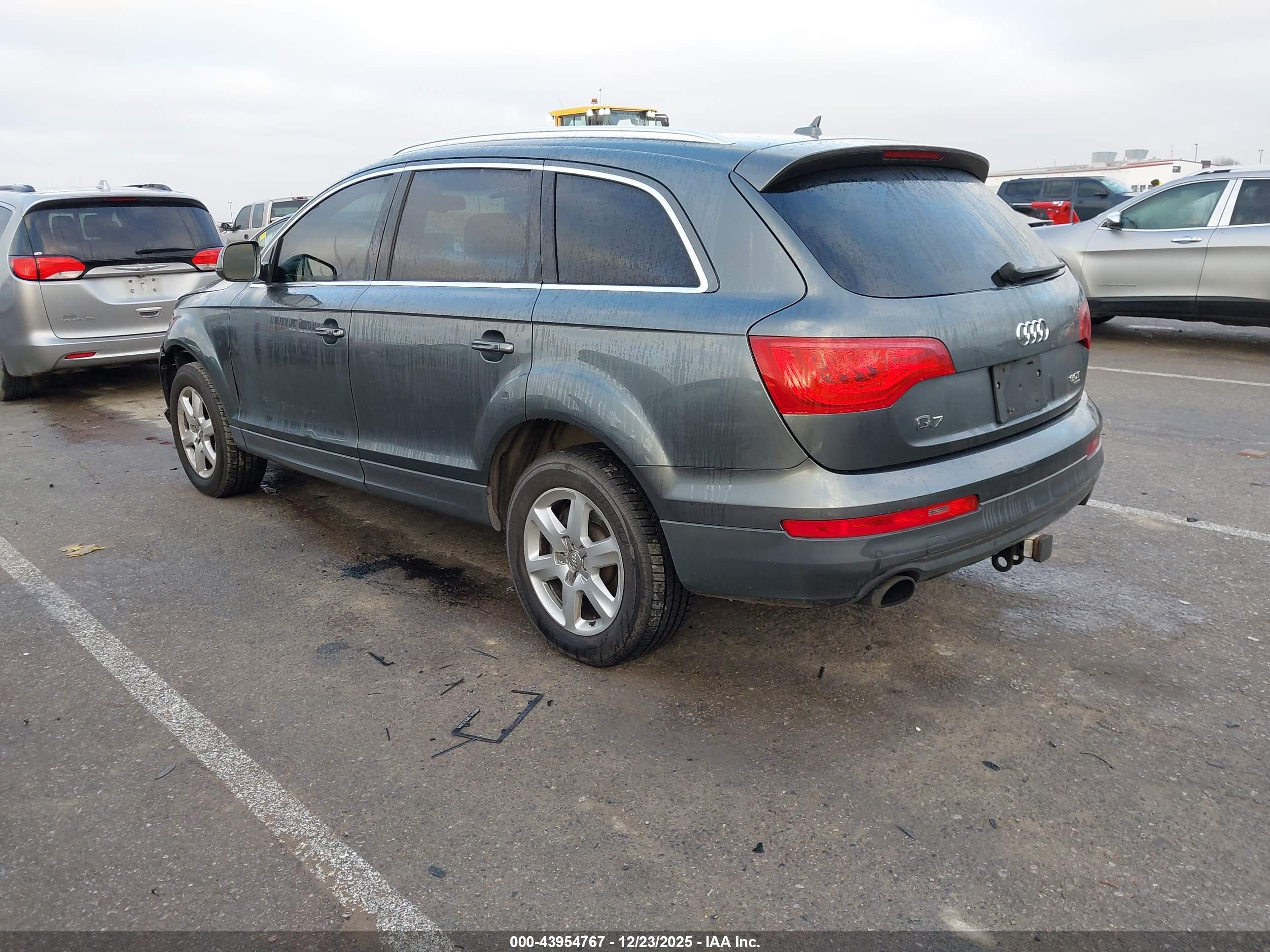 AUDI Q7 image 3