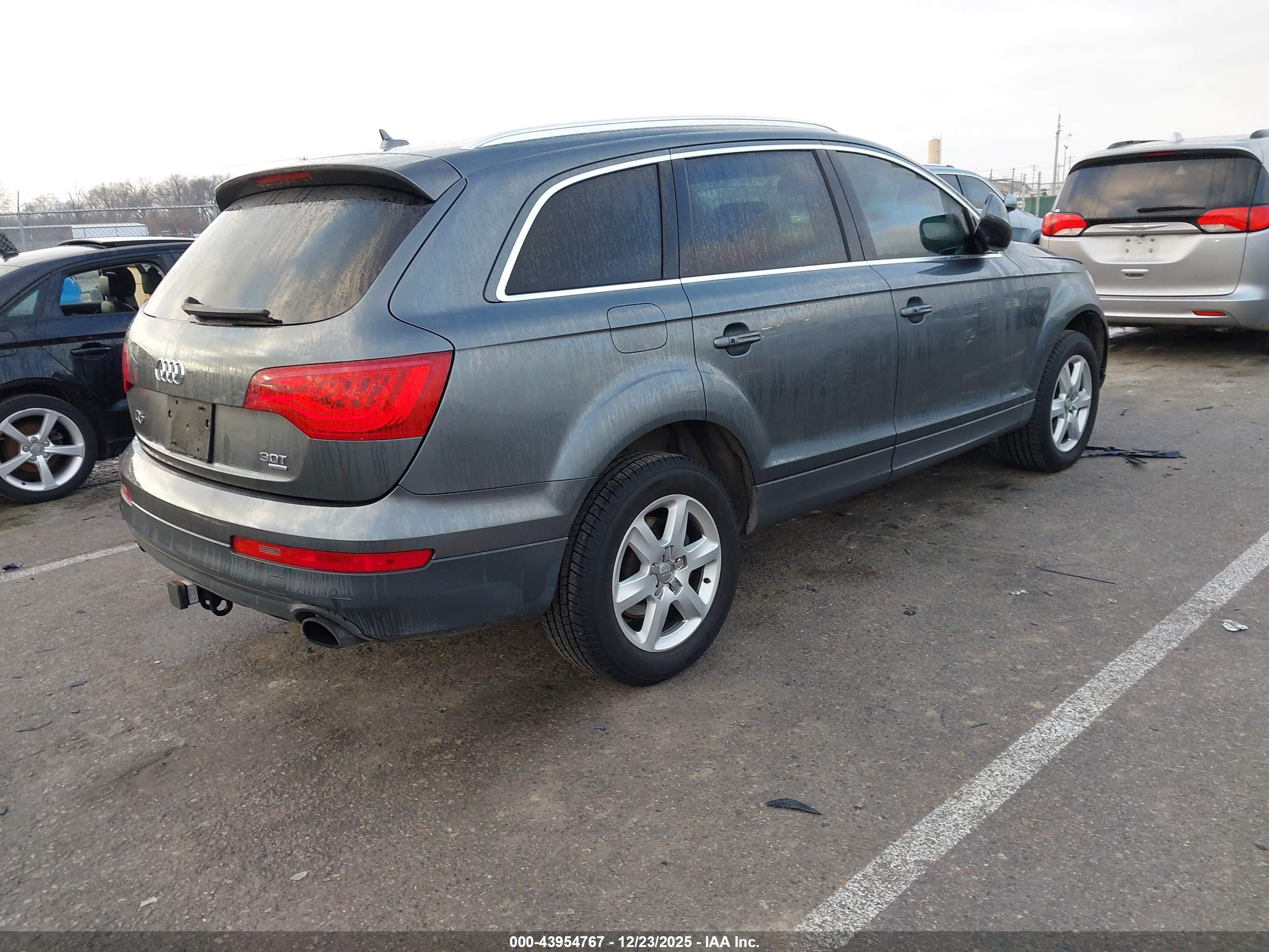 AUDI Q7 image 4