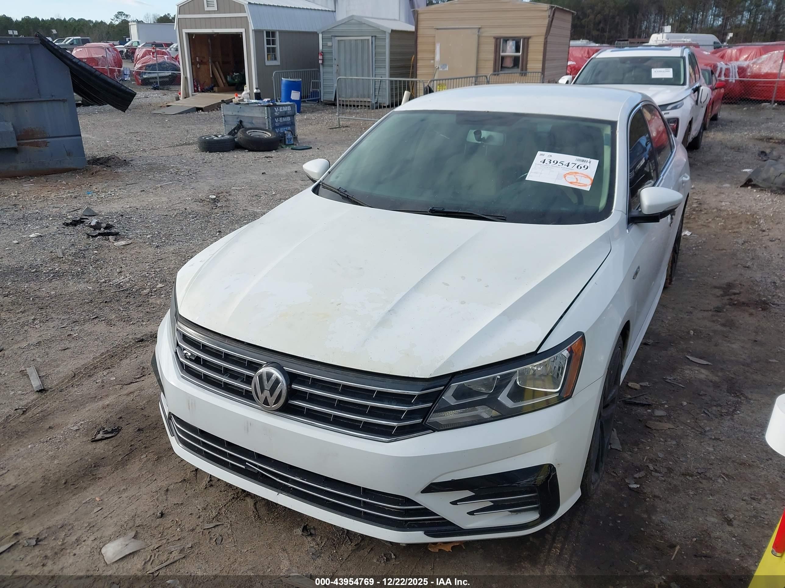 VOLKSWAGEN PASSAT image 6