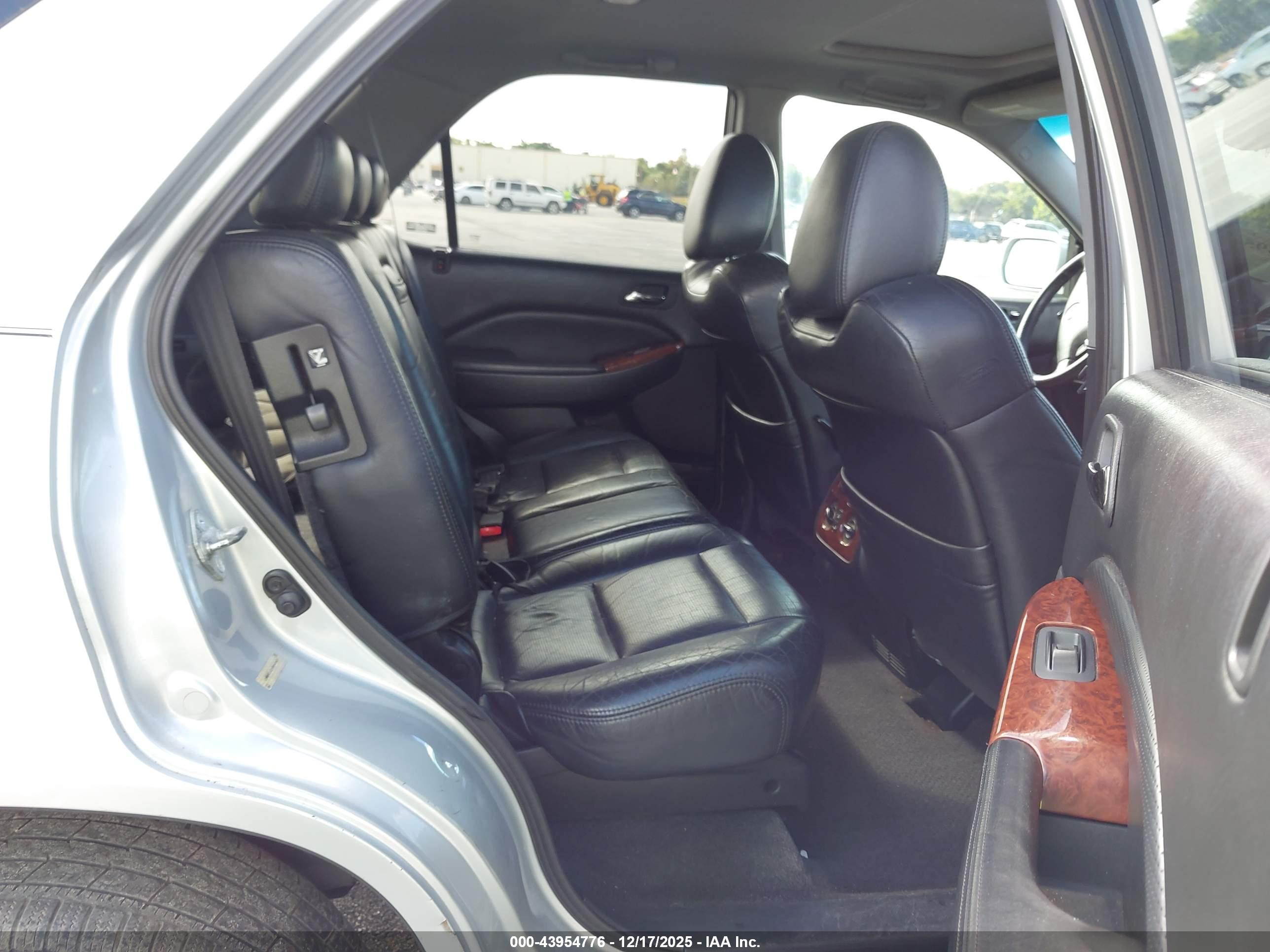 ACURA MDX image 8