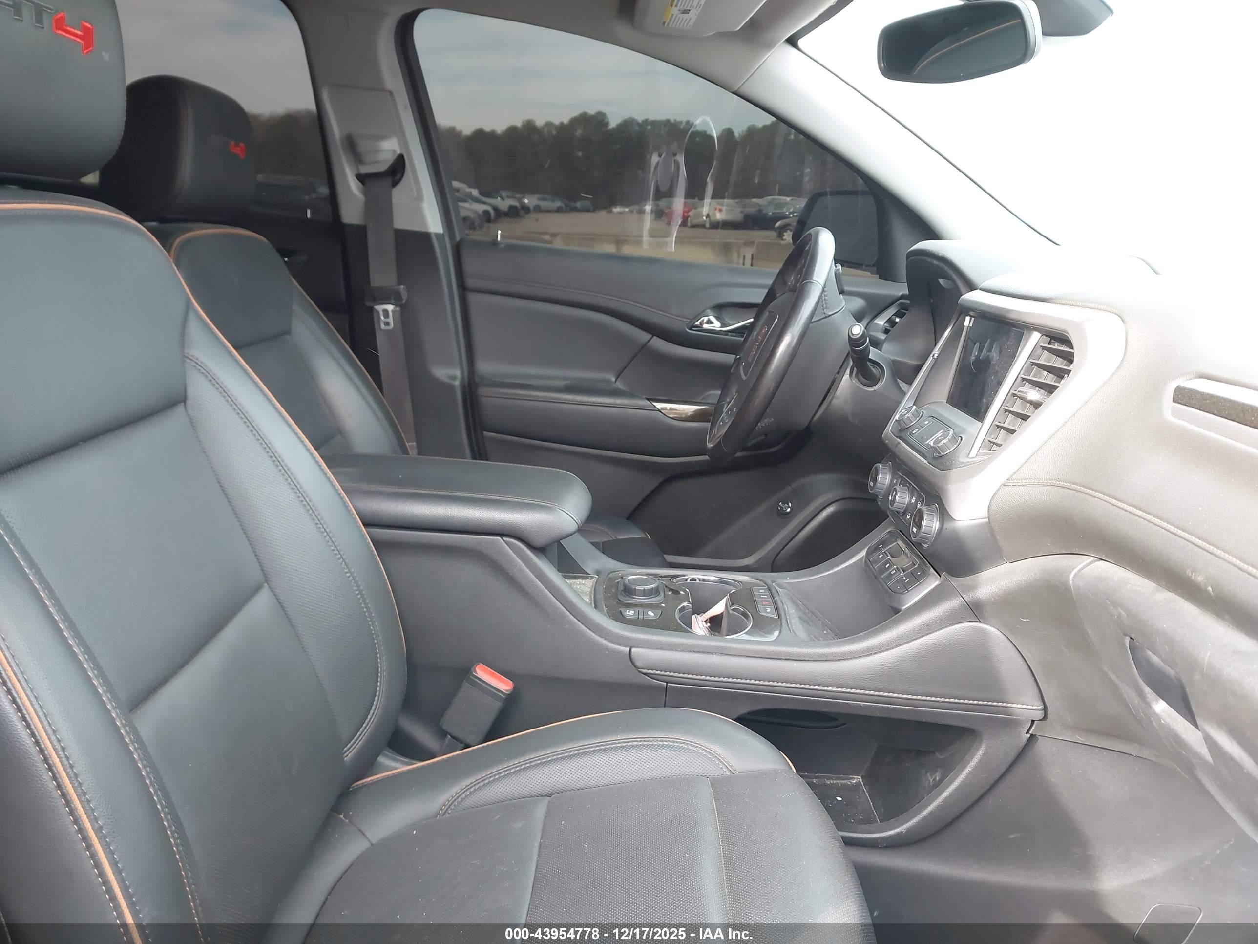 GMC ACADIA image 5
