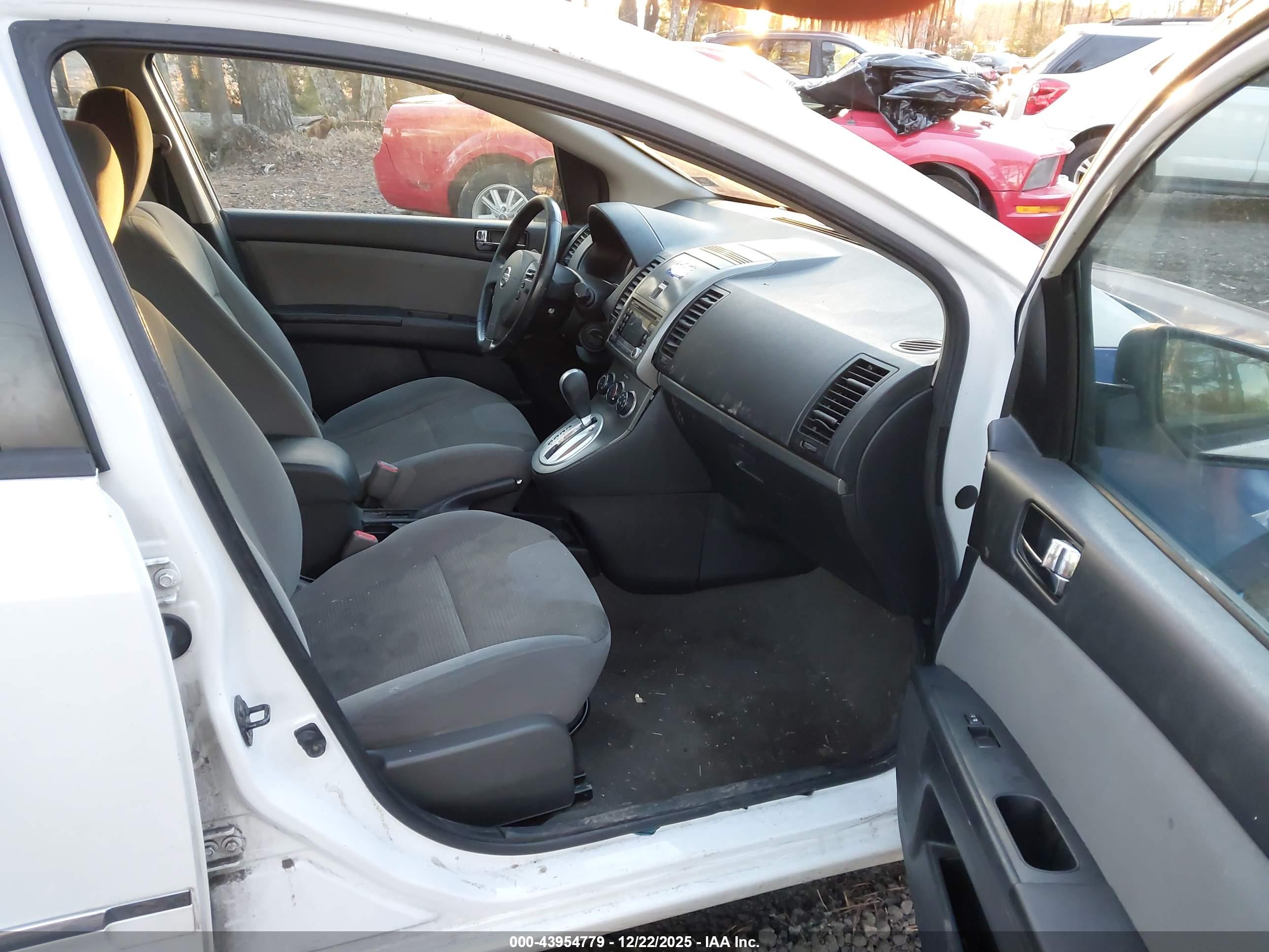 NISSAN SENTRA image 5