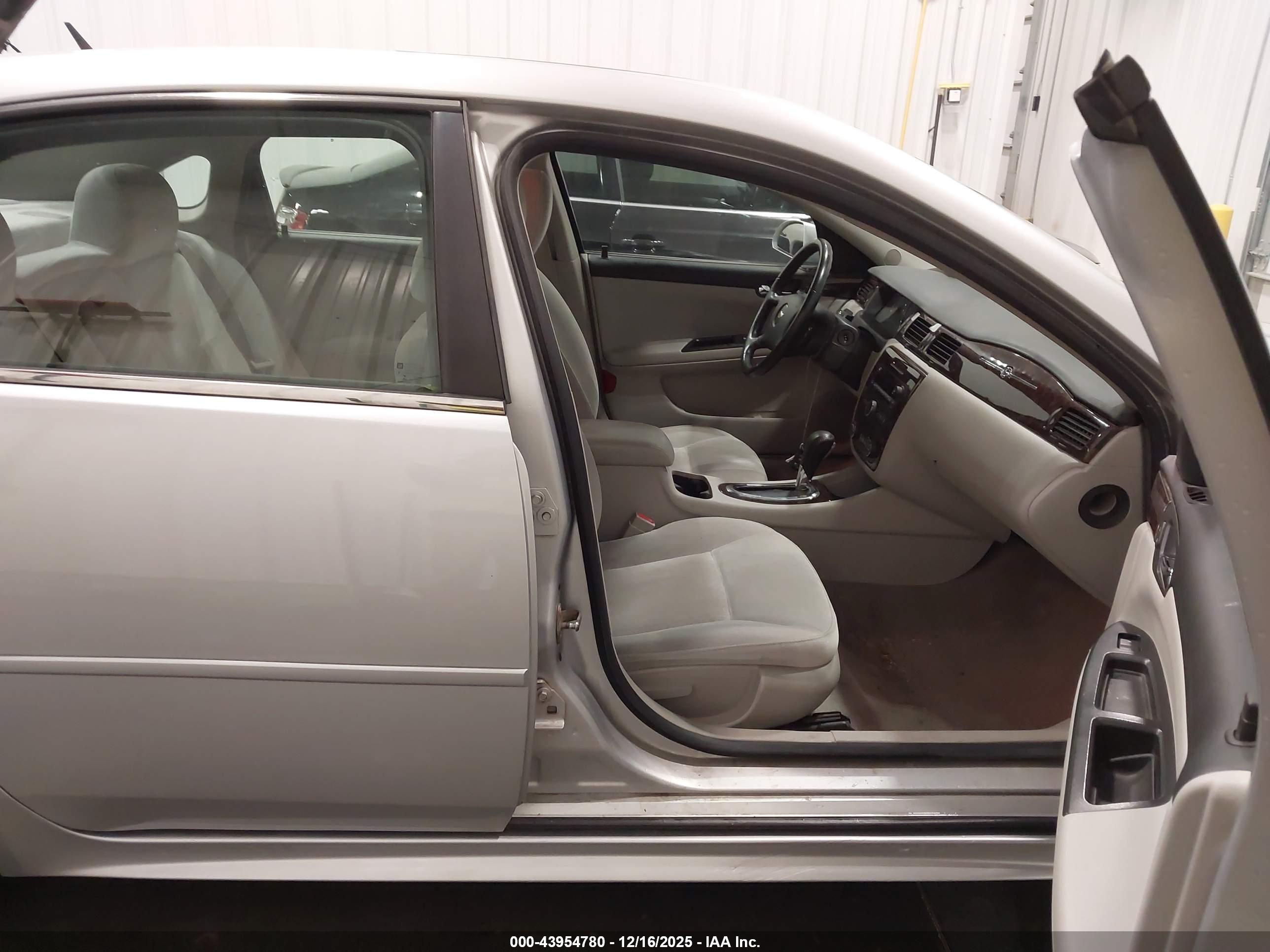 CHEVROLET IMPALA image 5