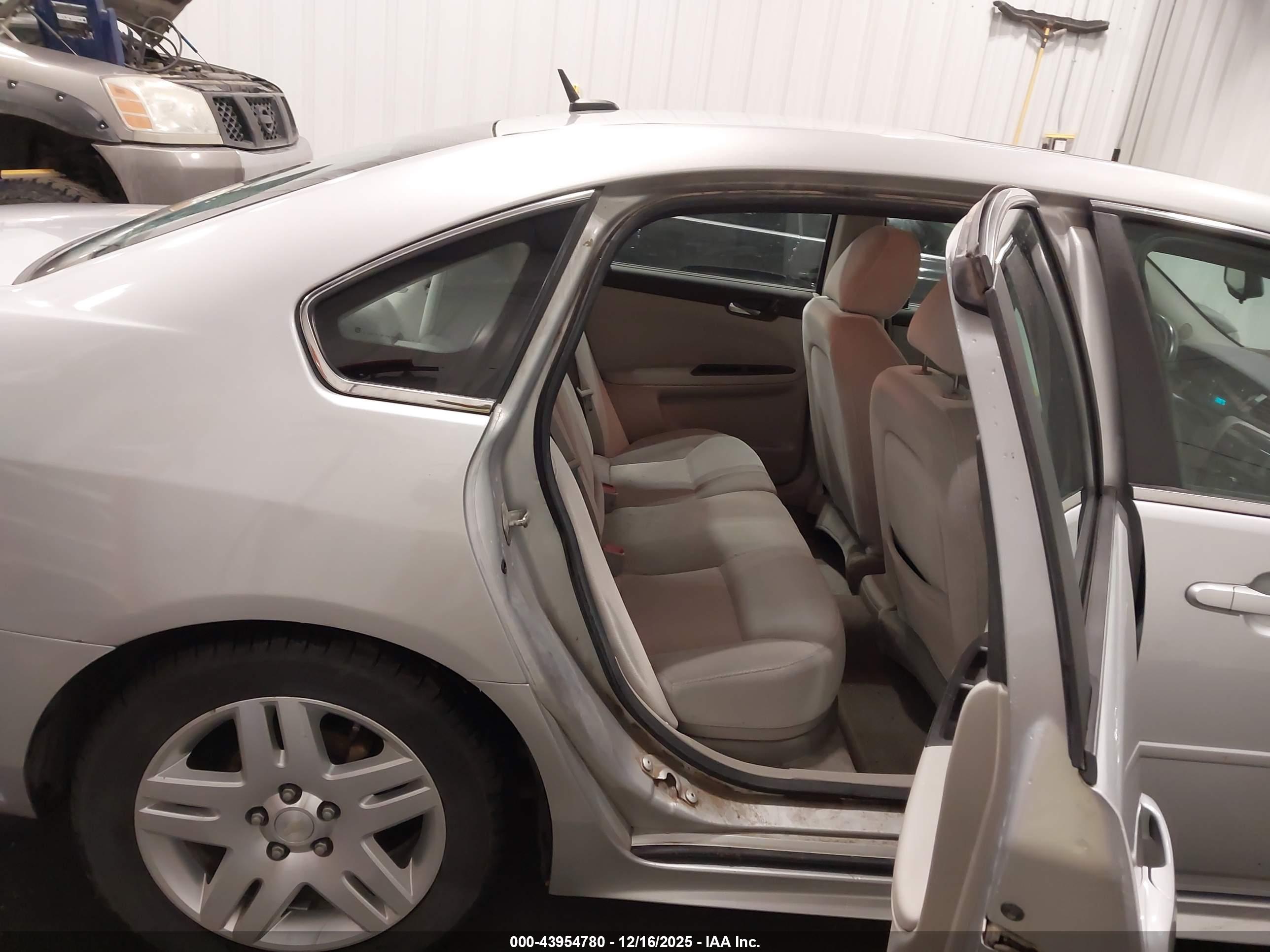 CHEVROLET IMPALA image 8