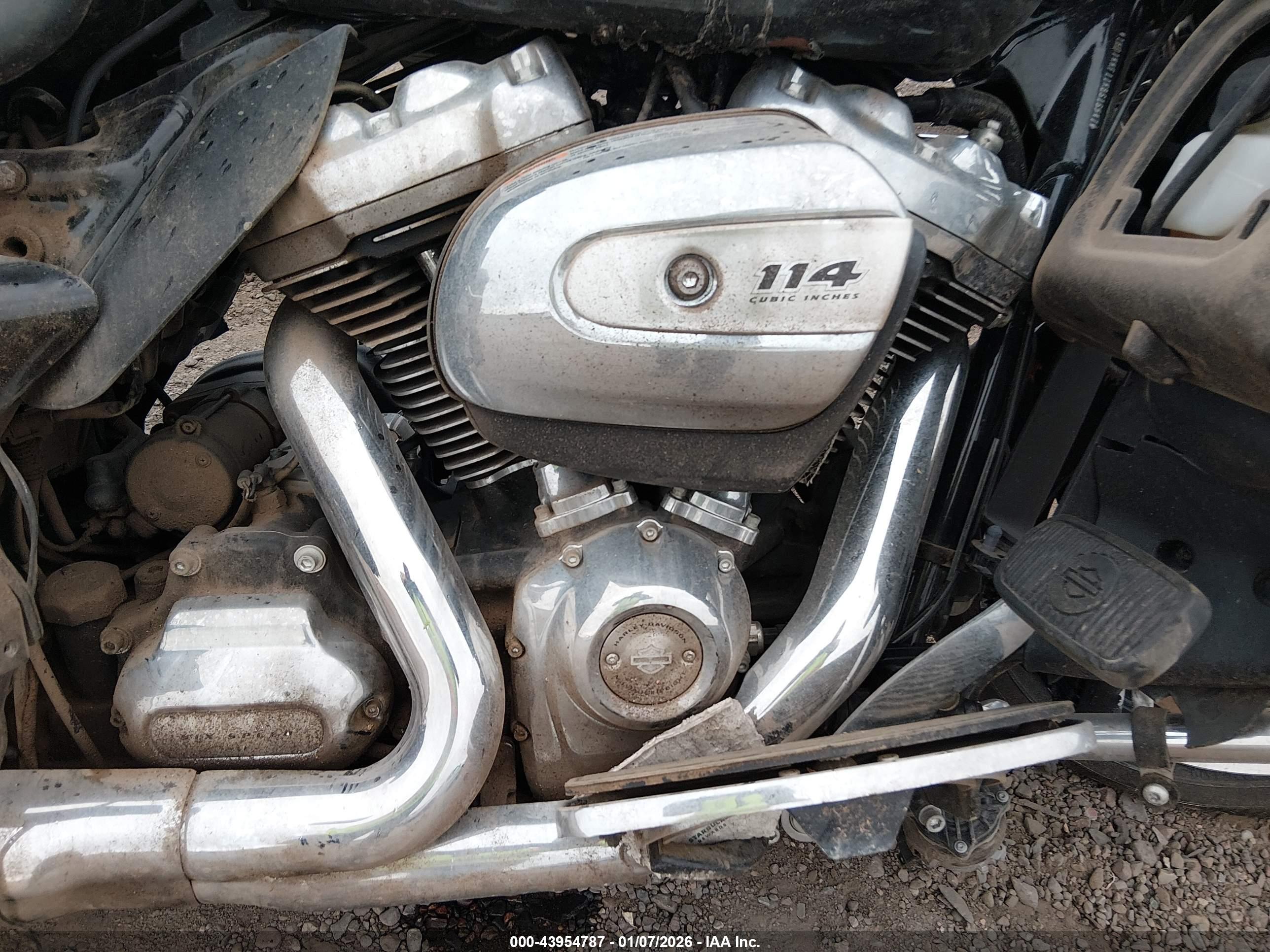 HARLEY-DAVIDSON FLHTKL image 8